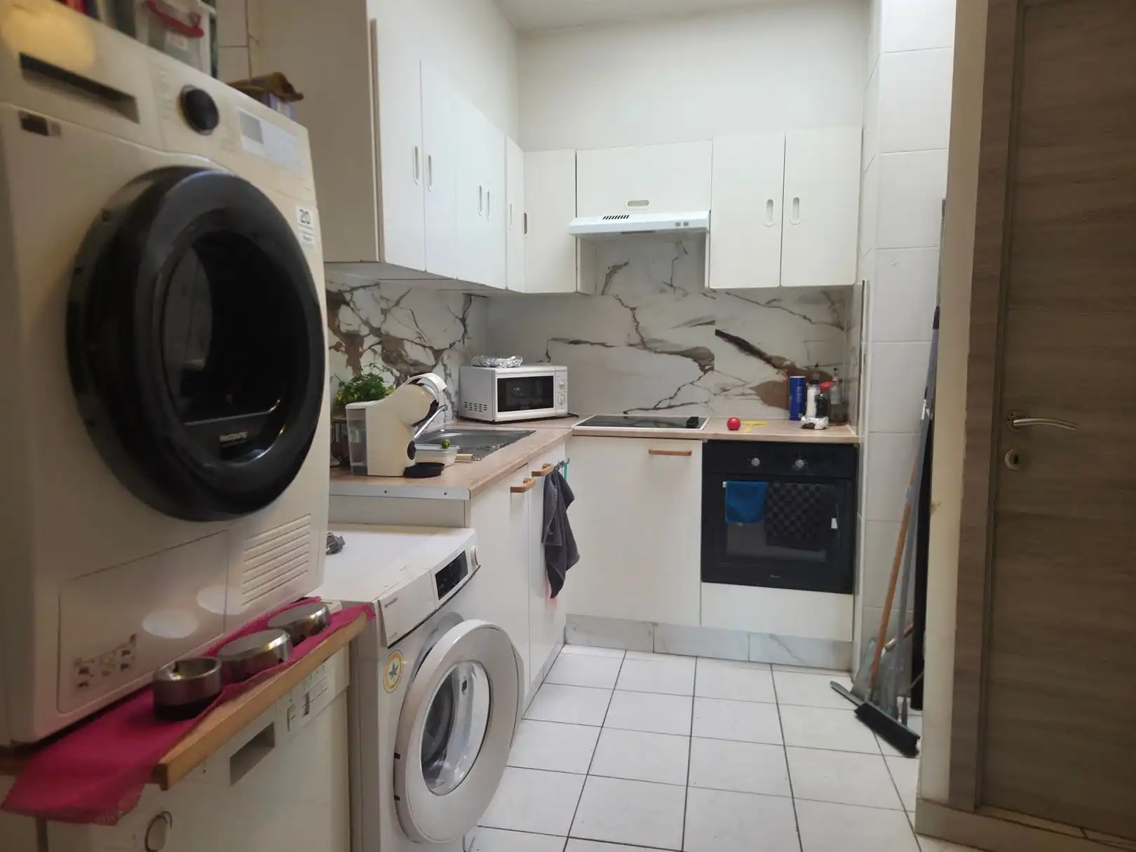 Op te frissen burgerwoning met prachtig zicht op de dokken in een buurt die volop  in ontwikkeling is. foto 4