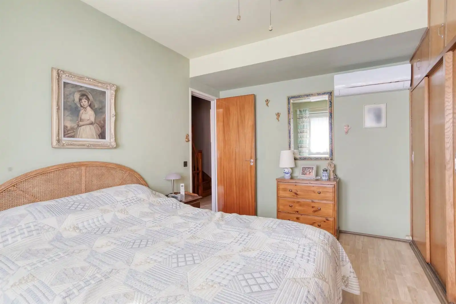 Zeer goed onderhouden woning met 3 slaapkamers, bureau + prive staanplaats  foto 19