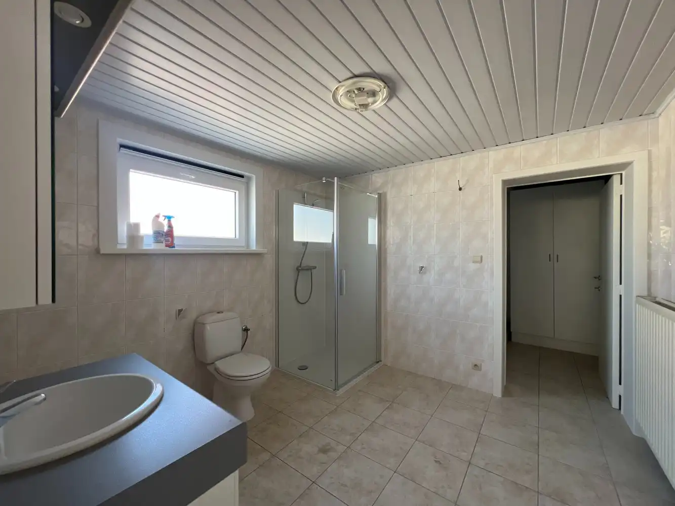 Lichtrijke woning met drie slaapkamers foto 9