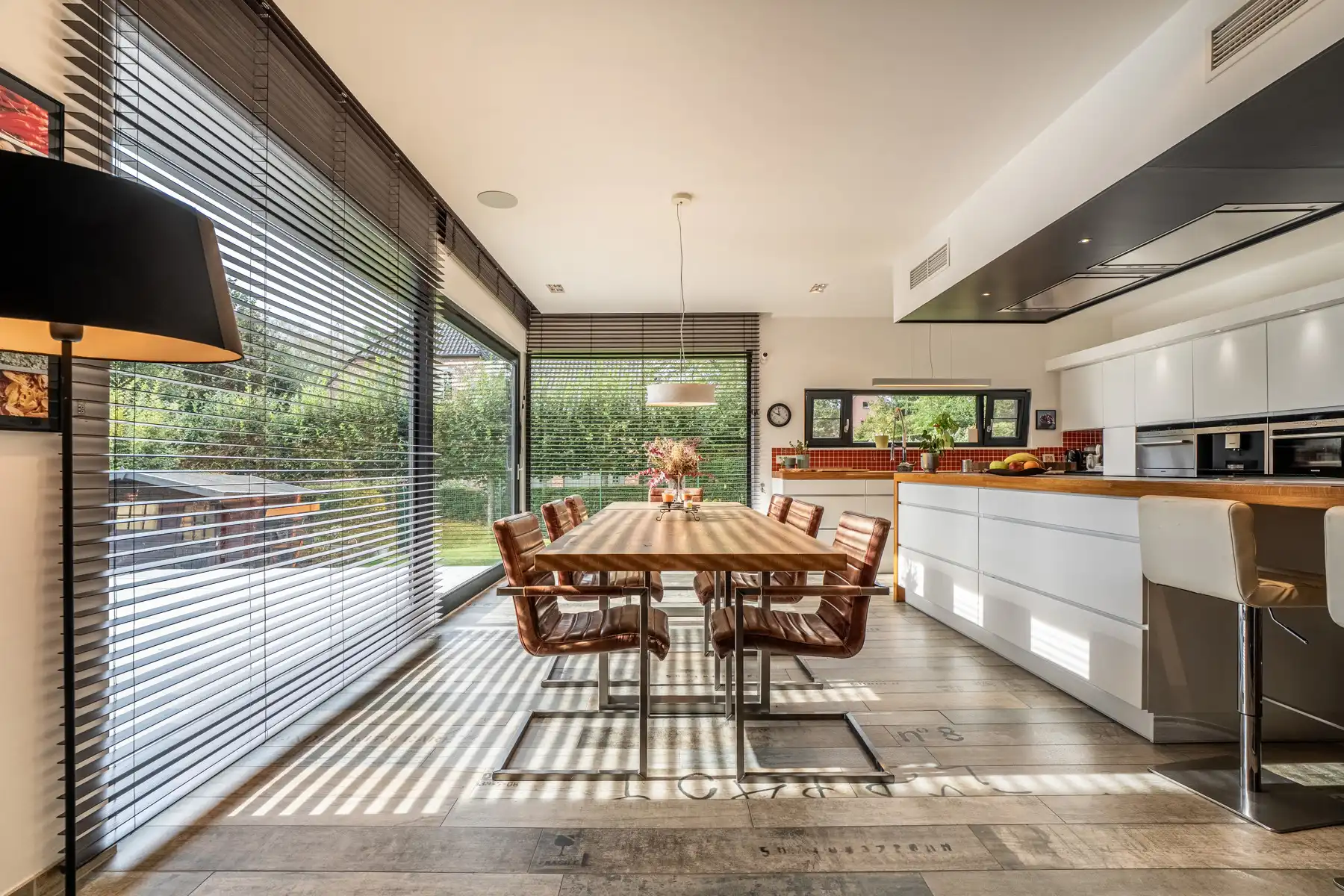 Vrijstaande woning met veel ruimte, in het groen aan de rand van Halle foto 12