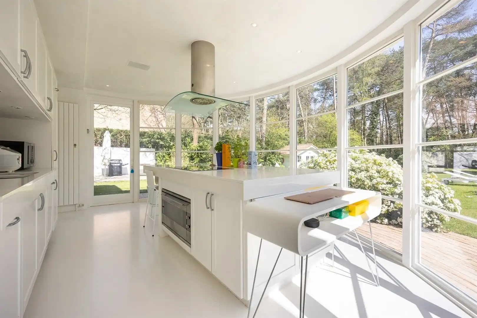 Exclusieve architectenvilla met zwembad in de prestigieuze Bellemondwijk foto 6