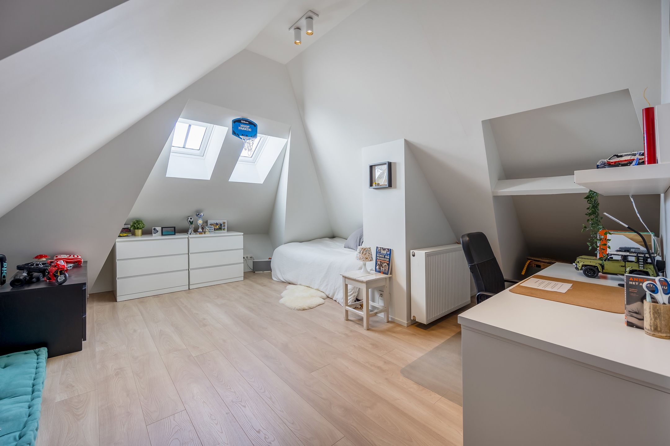 Recent gerenoveerde rietgedekte villa vooraan Schilde dorp! foto 37