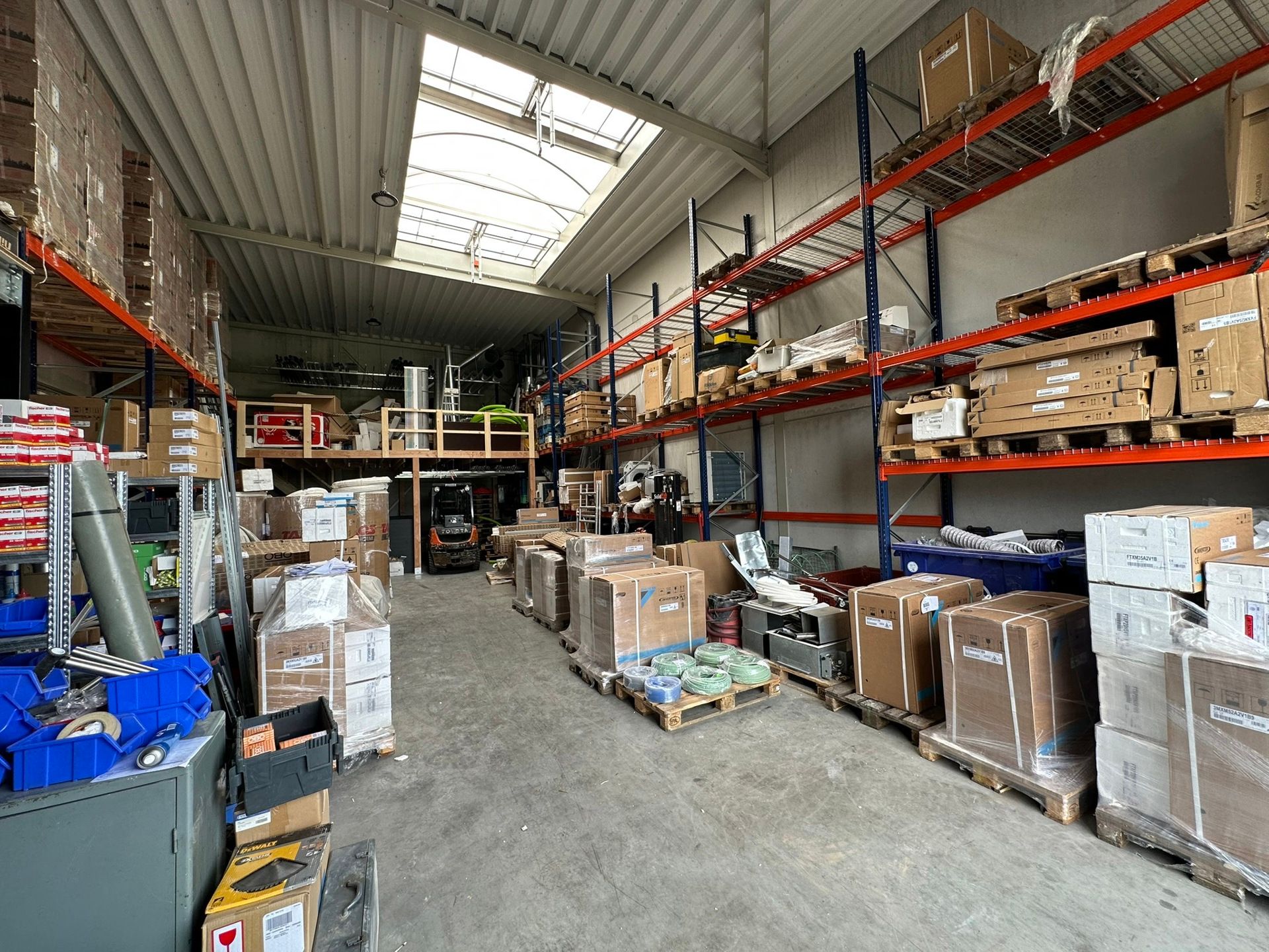 Prachtige nieuwbouw KMO-unit te koop in Stabroek  foto 9