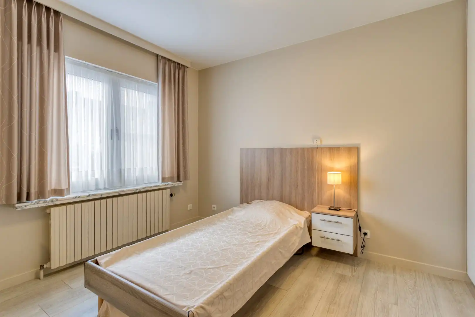 Uiterst verzorgde, gelijkvloerse villa met 2 slaapkamers en ruime garage! foto 17