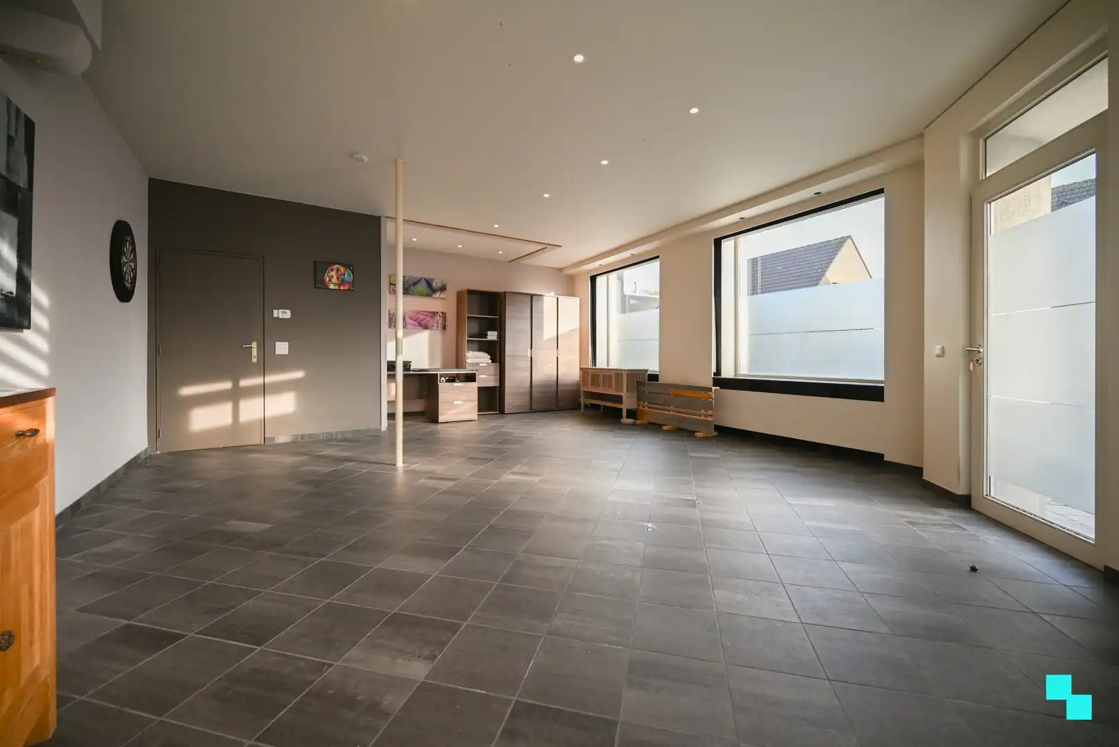 Karaktervolle woning met handelsruimte nabij het centrum van Izegem foto 7