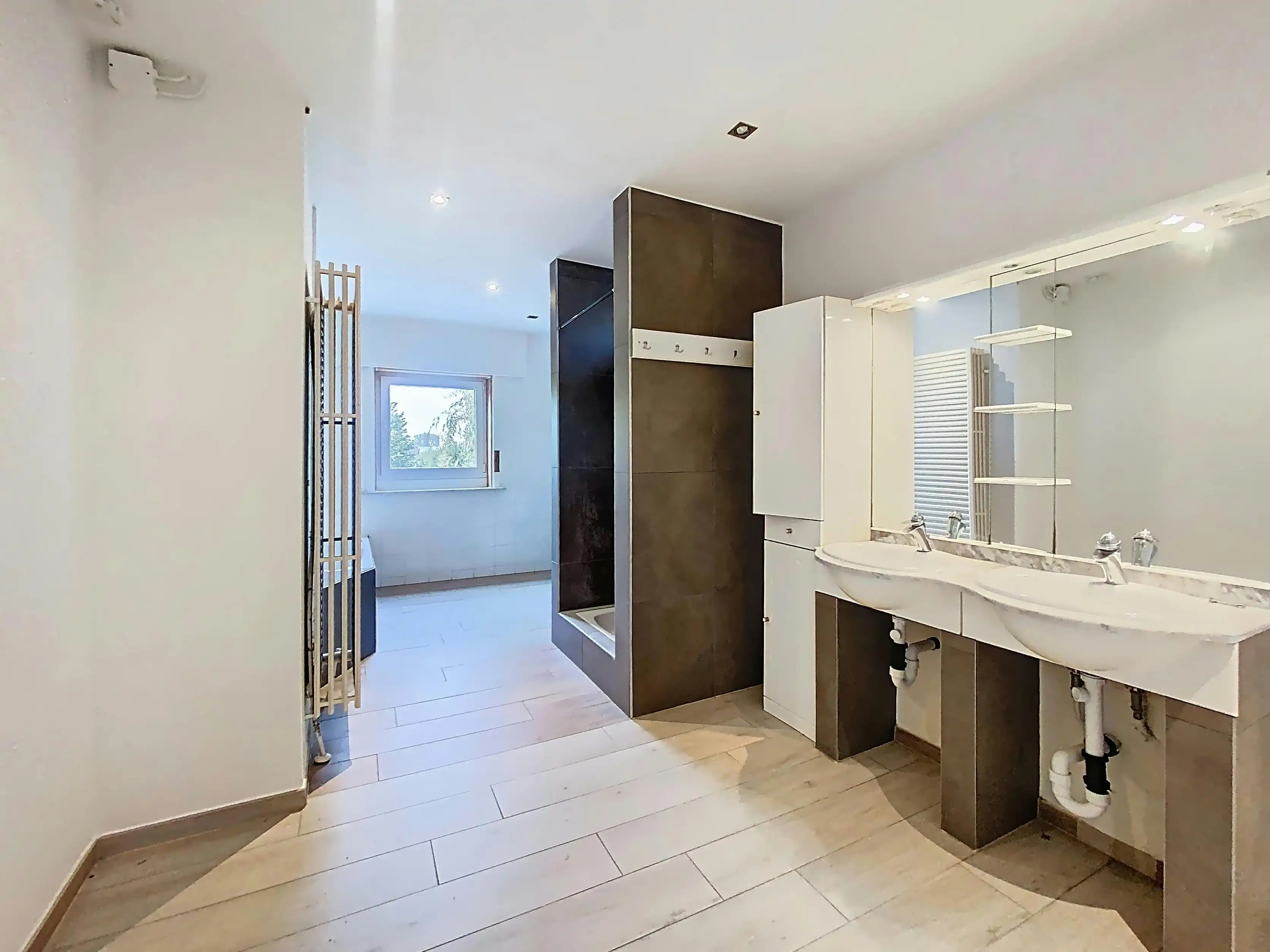 Ruime halfopen woning met 5 slaapkamers in Aalter foto 9