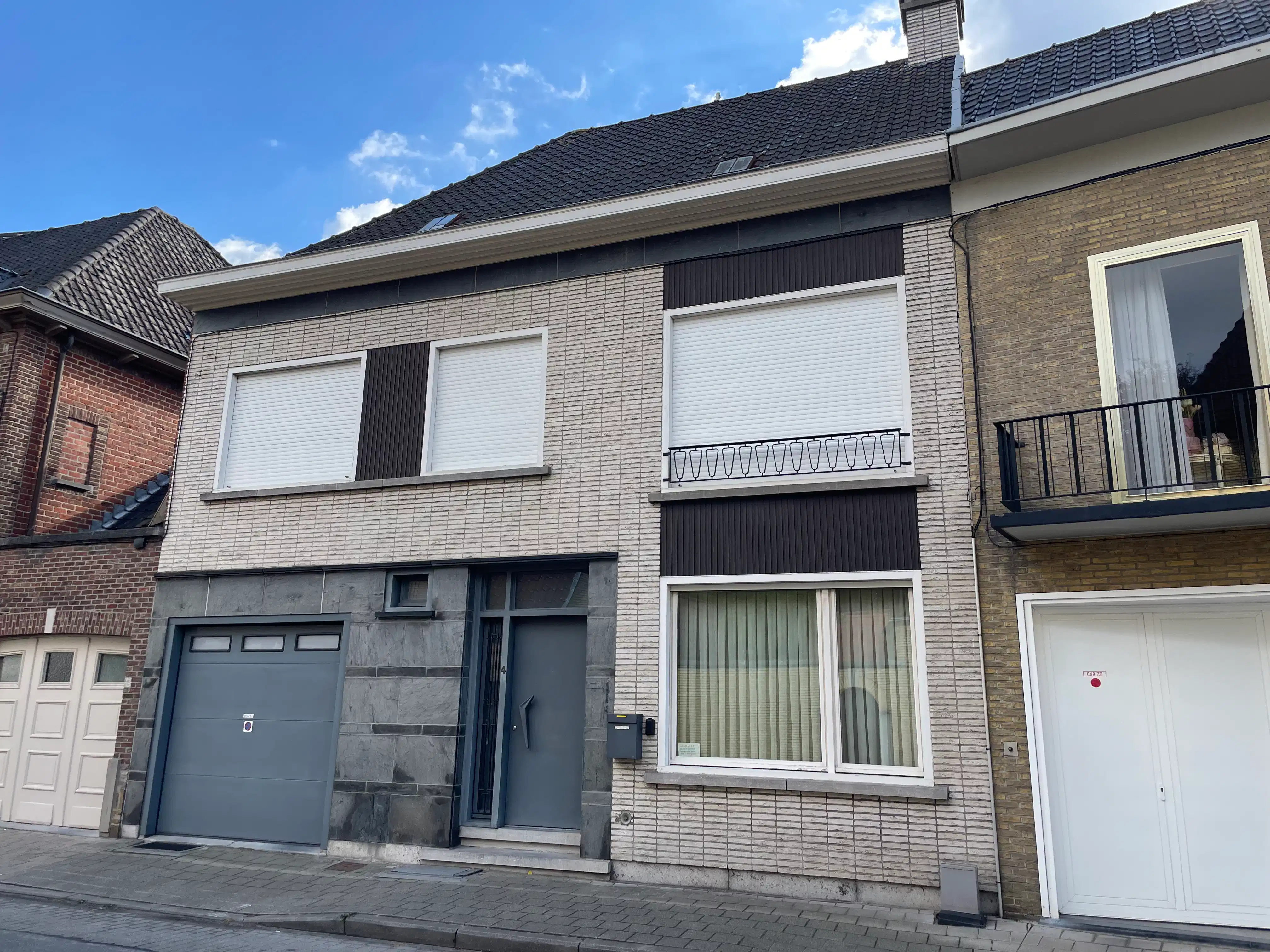 Hoofdfoto van de publicatie: Ruime vier-slaapkamer BURGERWONING + garage & groot terras