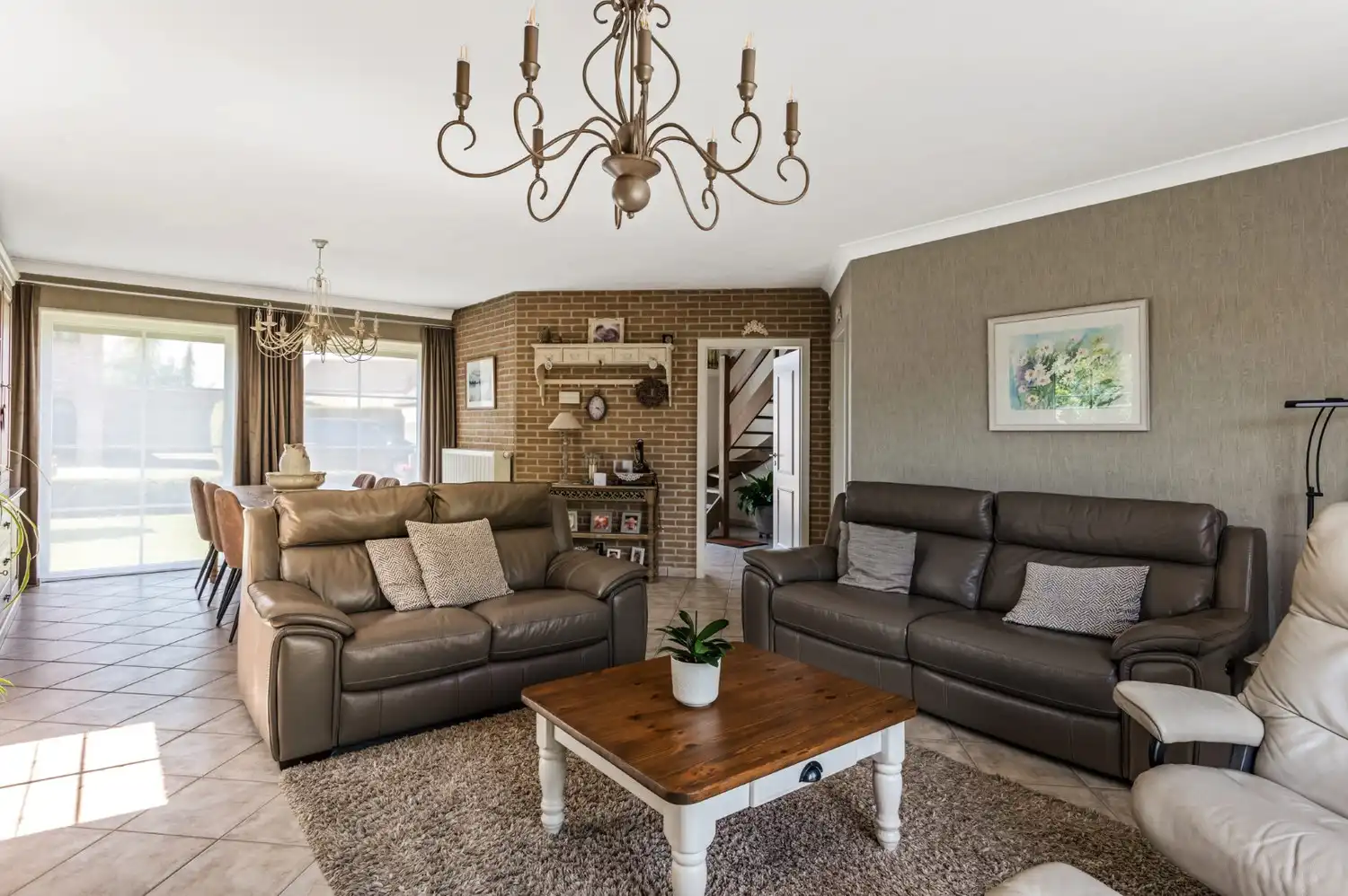 INSTAPKLARE EN ENERGIEZUINIGE WONING OP PERCEEL VAN 1.383 m²! foto 5