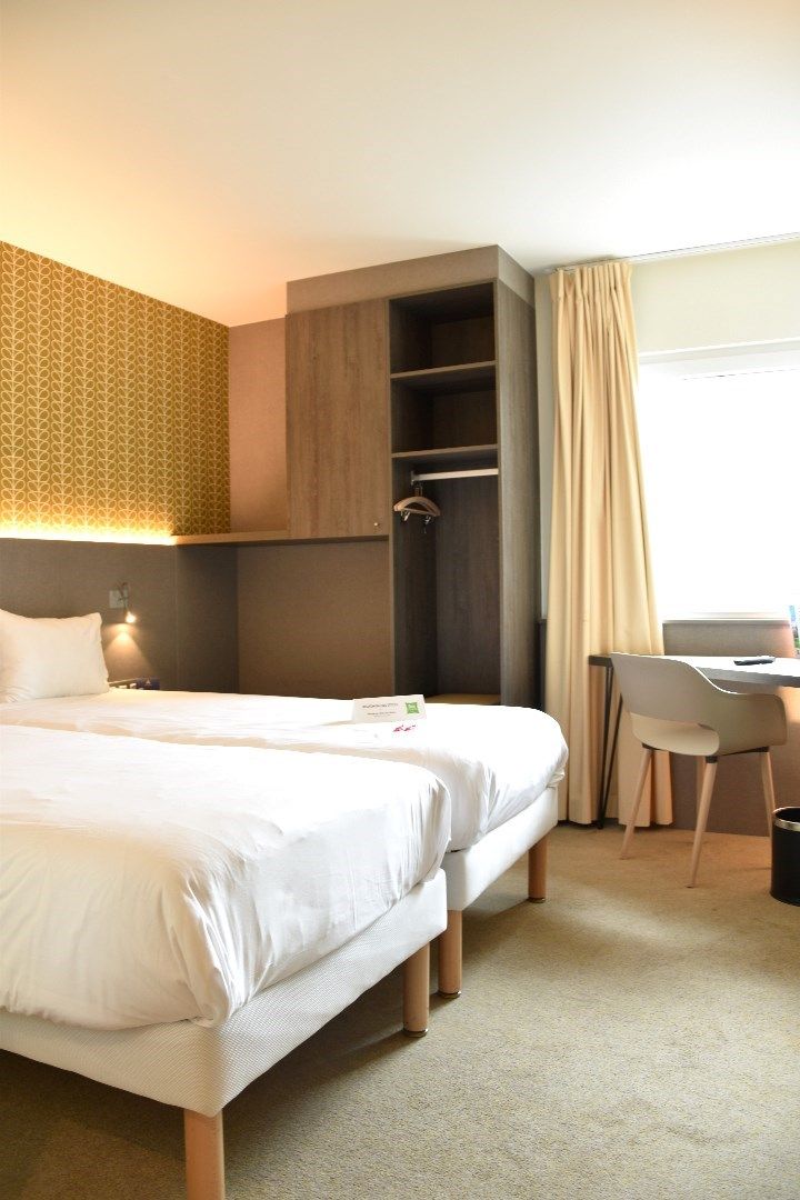 Hotelkamer met aparte badkamer in 'Ibis Style" Kortrijk te koop foto 5