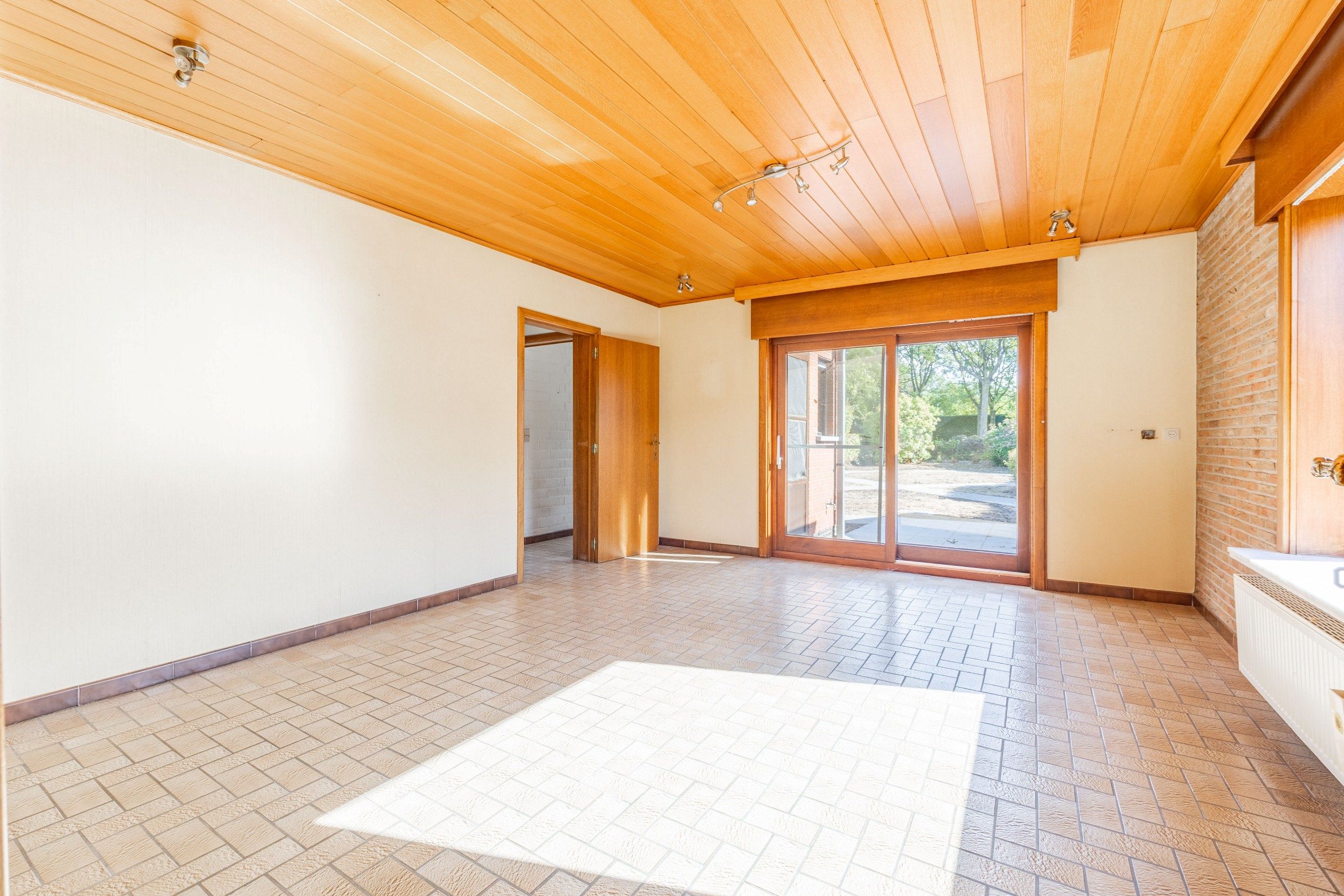 TRAPLOZE WONING MET ZONNIGE TUIN foto 7