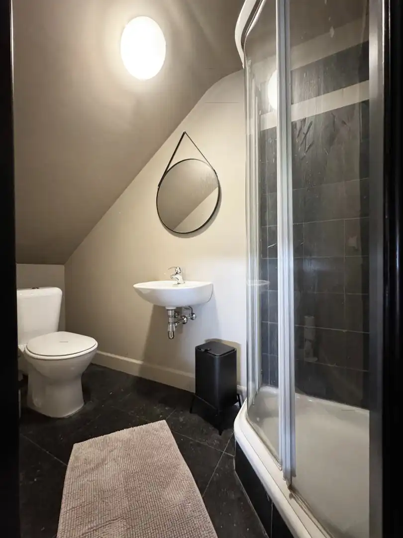 Unieke en ruime villa met 9 slaapkamers, lift, zonnepanelen en 10 parkeerplaatsen op riant perceel van 2.313 m² foto 25