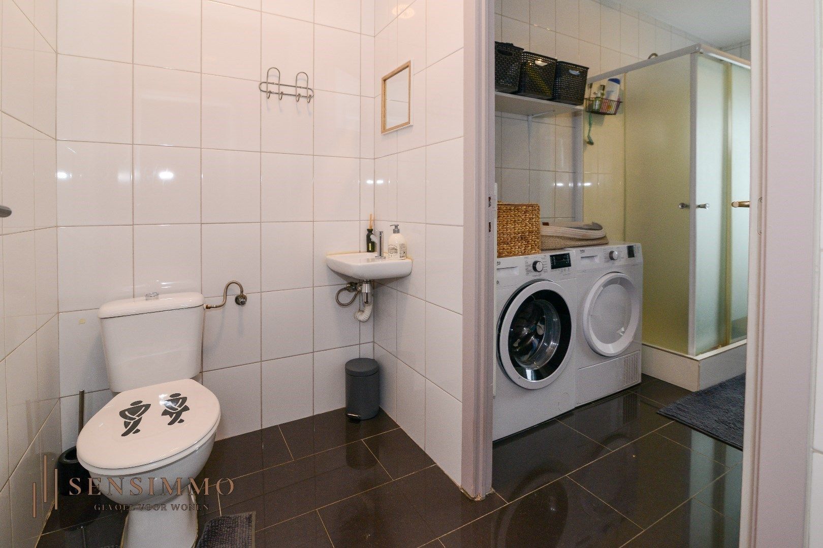 Instapklare duplex met 3 slpk + terras + parking in de levendige Vennestraat! foto 13