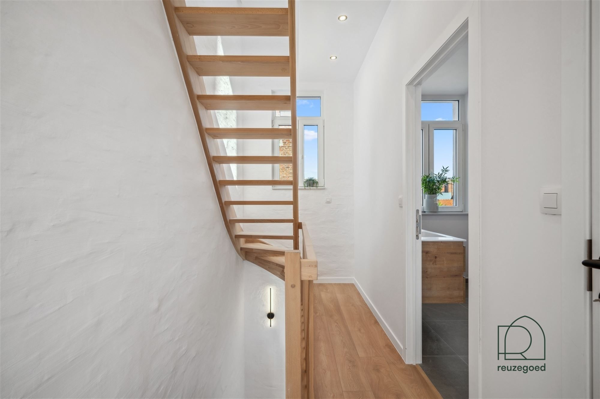 Instapklare, volledig gerenoveerde woning met 3 slaapkamers foto 10