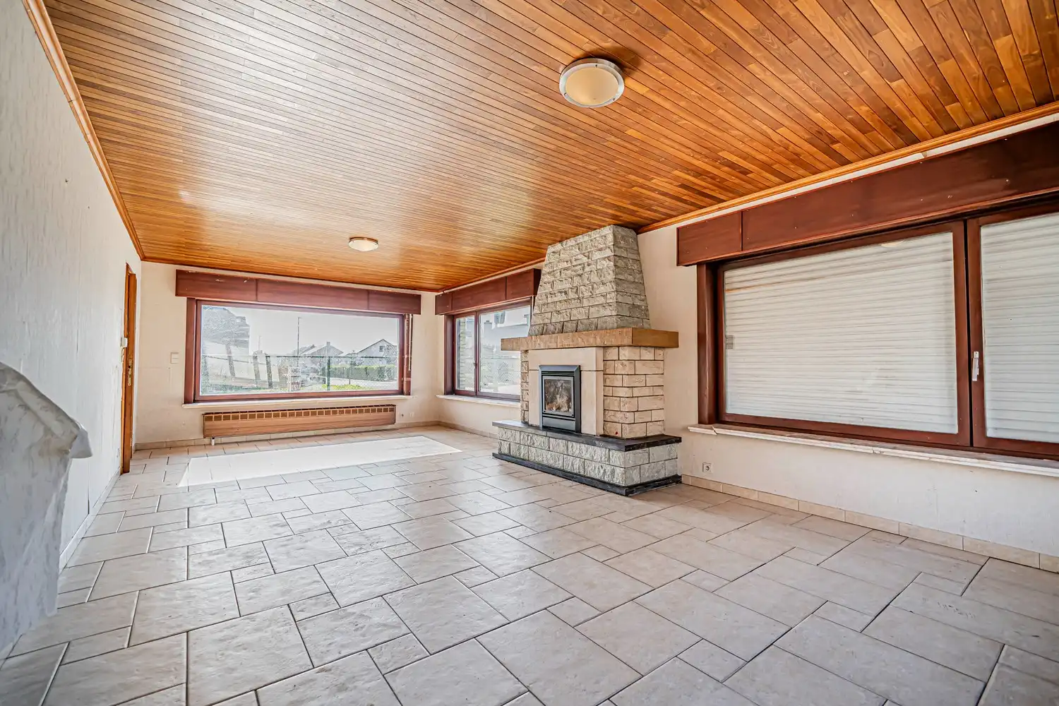 Vrijstaande woning met 3 slaapkamers, gelegen op een mooi perceel van 910m² foto 4