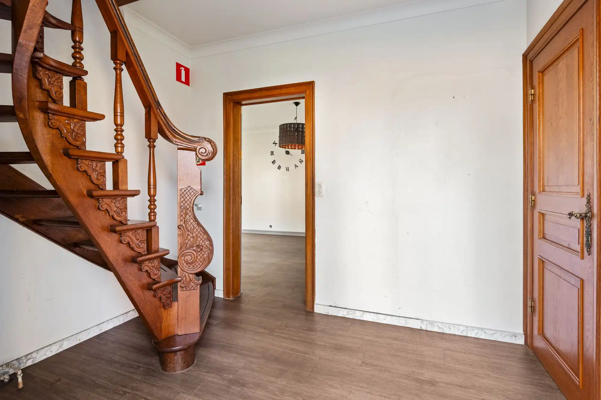 Ruime halfopen gezinswoning met 5 slaapkamers, zonnige tuin en garage in Brasschaat! foto 9