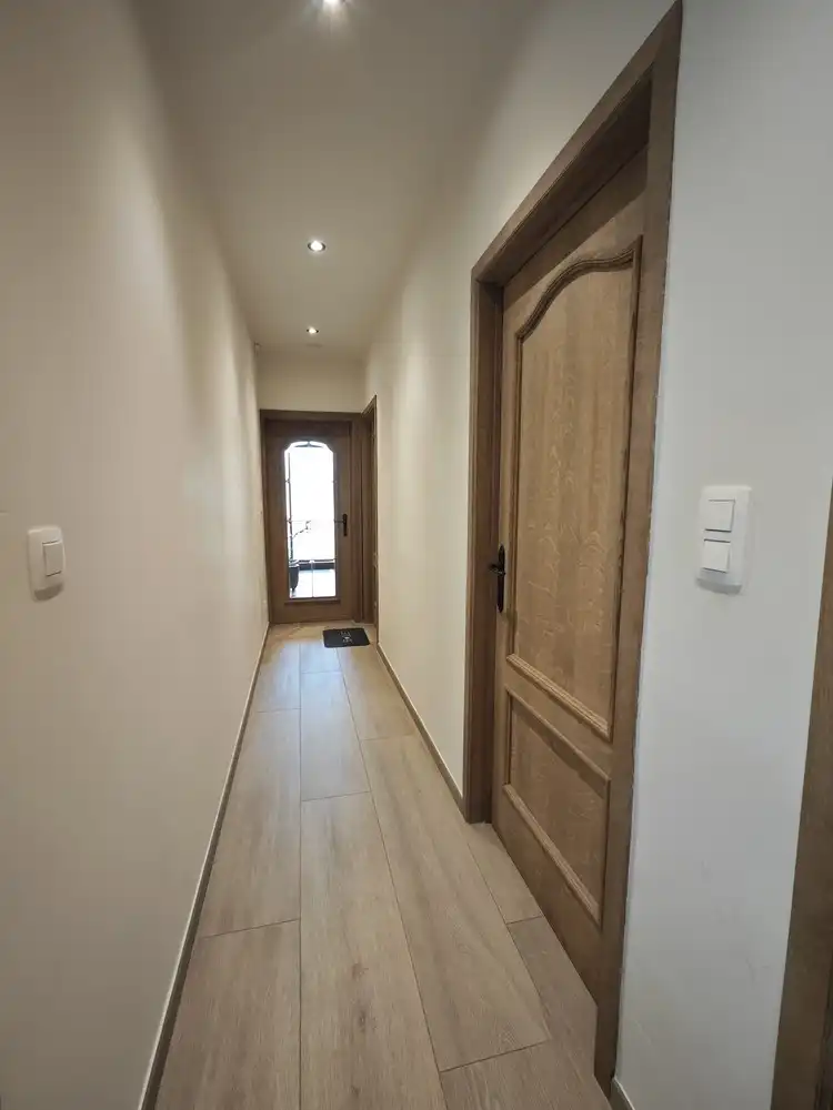 Grotendeels gerenoveerde woning op 16a78ca foto 16