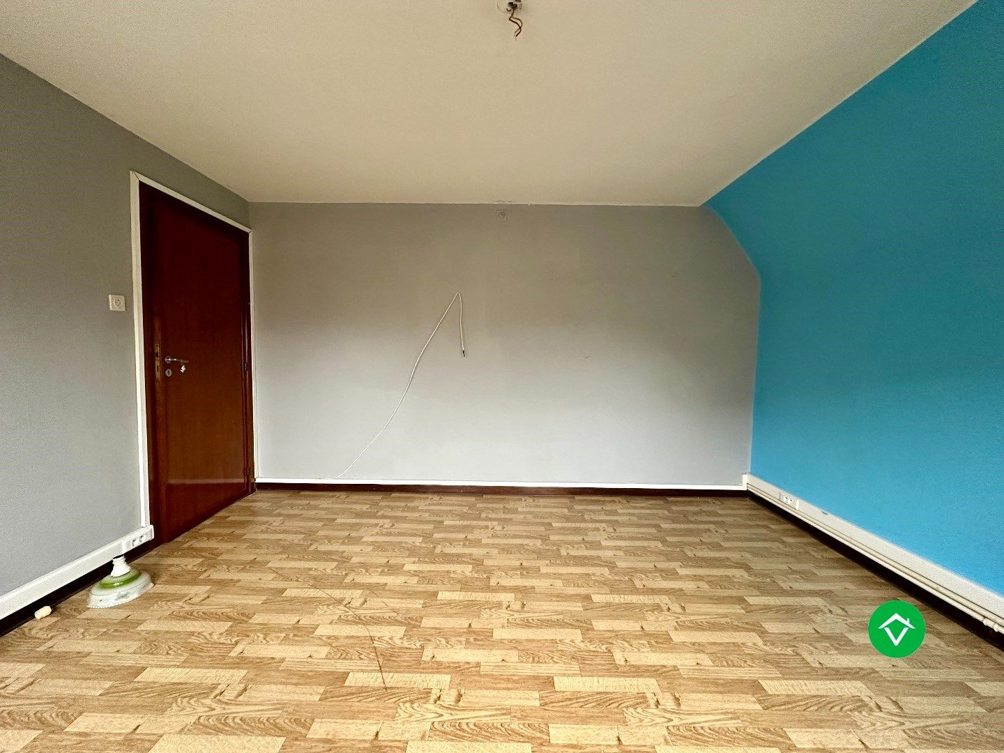 Op te frissen woning met vier slaapkamers te Eernegem foto 13