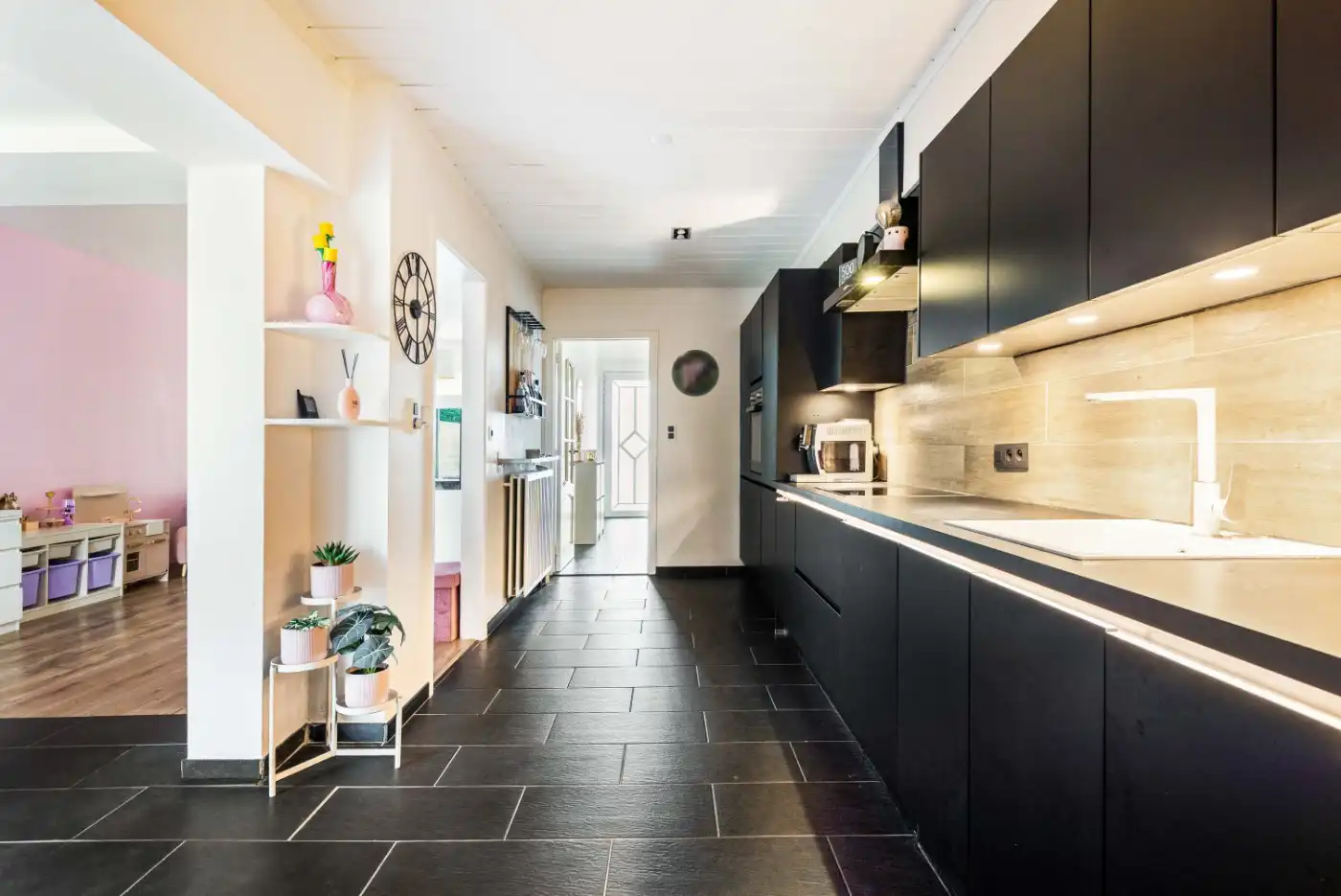 Top gelegen, gerenoveerde woning met 4 à 5 slpk. en zuid-tuin foto 10