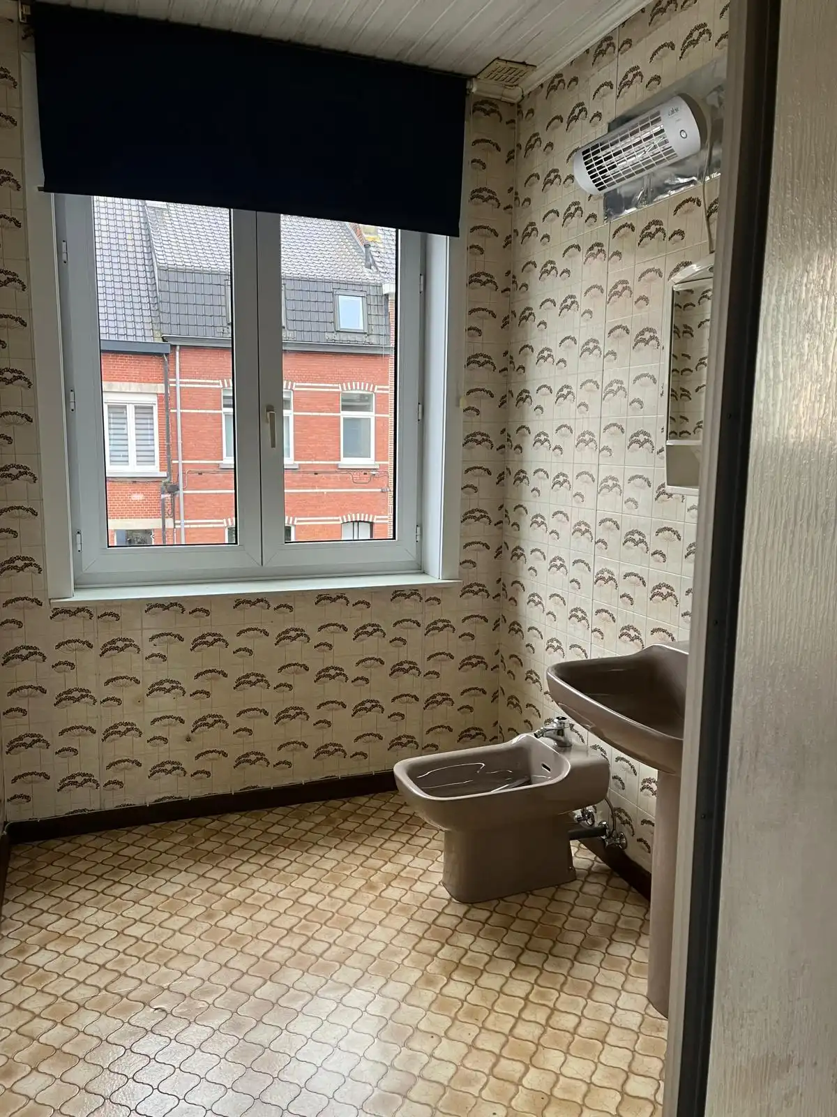 Stadswoning met tuin en parkeerplaats foto 16