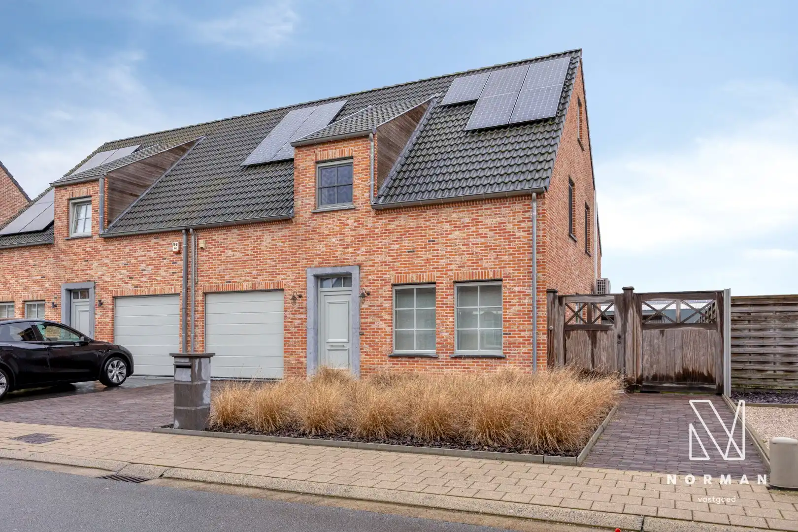 Meer dan instapklare woning (BJ 2013), met tuin, inpandige garage, 3 slks,.. in de Koolakker te Kuurne. foto {{pictureIndex}}