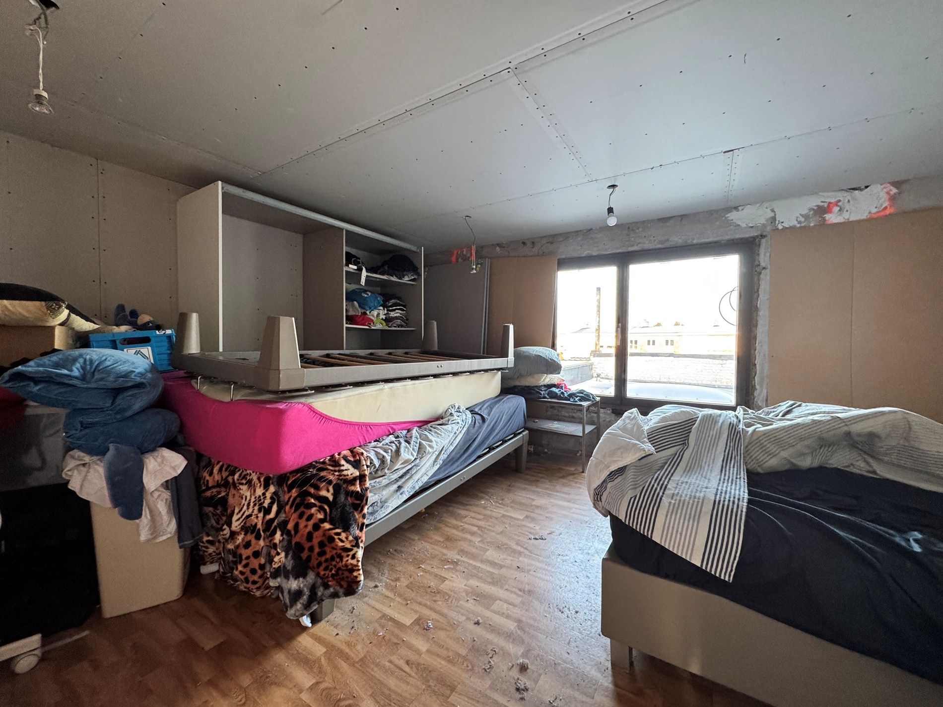 Woning met 4 slaapkamers en parkeerplaatsen te Gistel foto 11