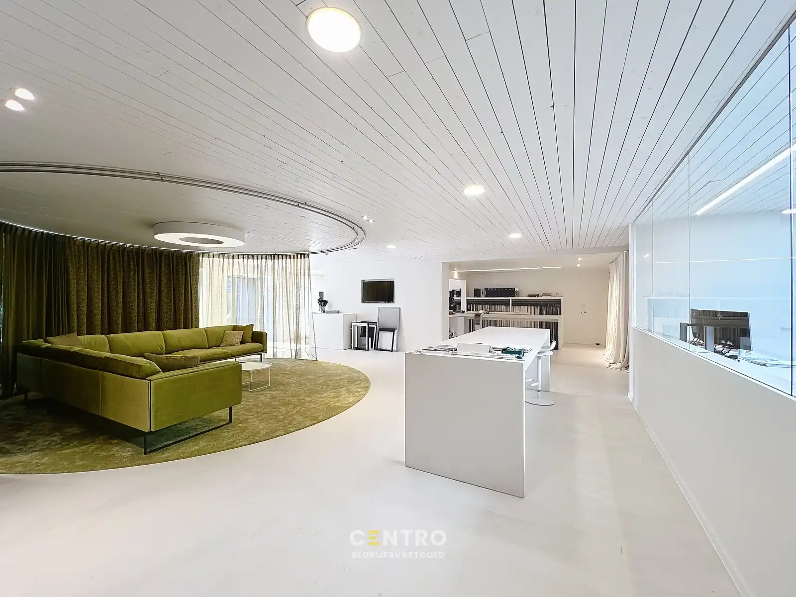 Luxueuze woning (4 slpks) + ruime showroom (of winkel, praktijkruimte, diensten, vrij beroep,...) met kantoor te Hooglede! foto 42