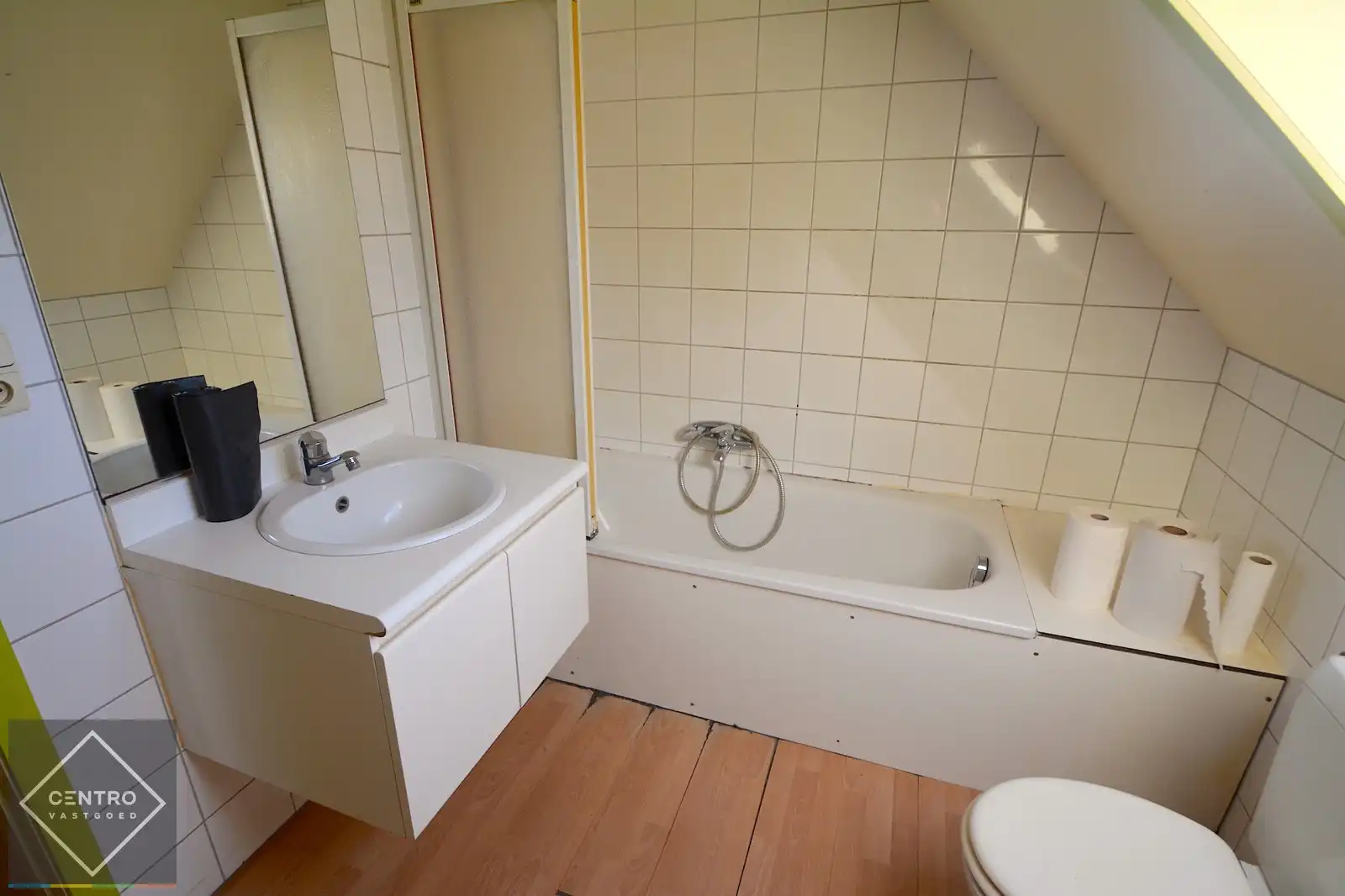 Instapklare HORECA-ZAAK met WOONST (3 slpkms) te huur in Oudenburg. Op hoekligging! foto 13