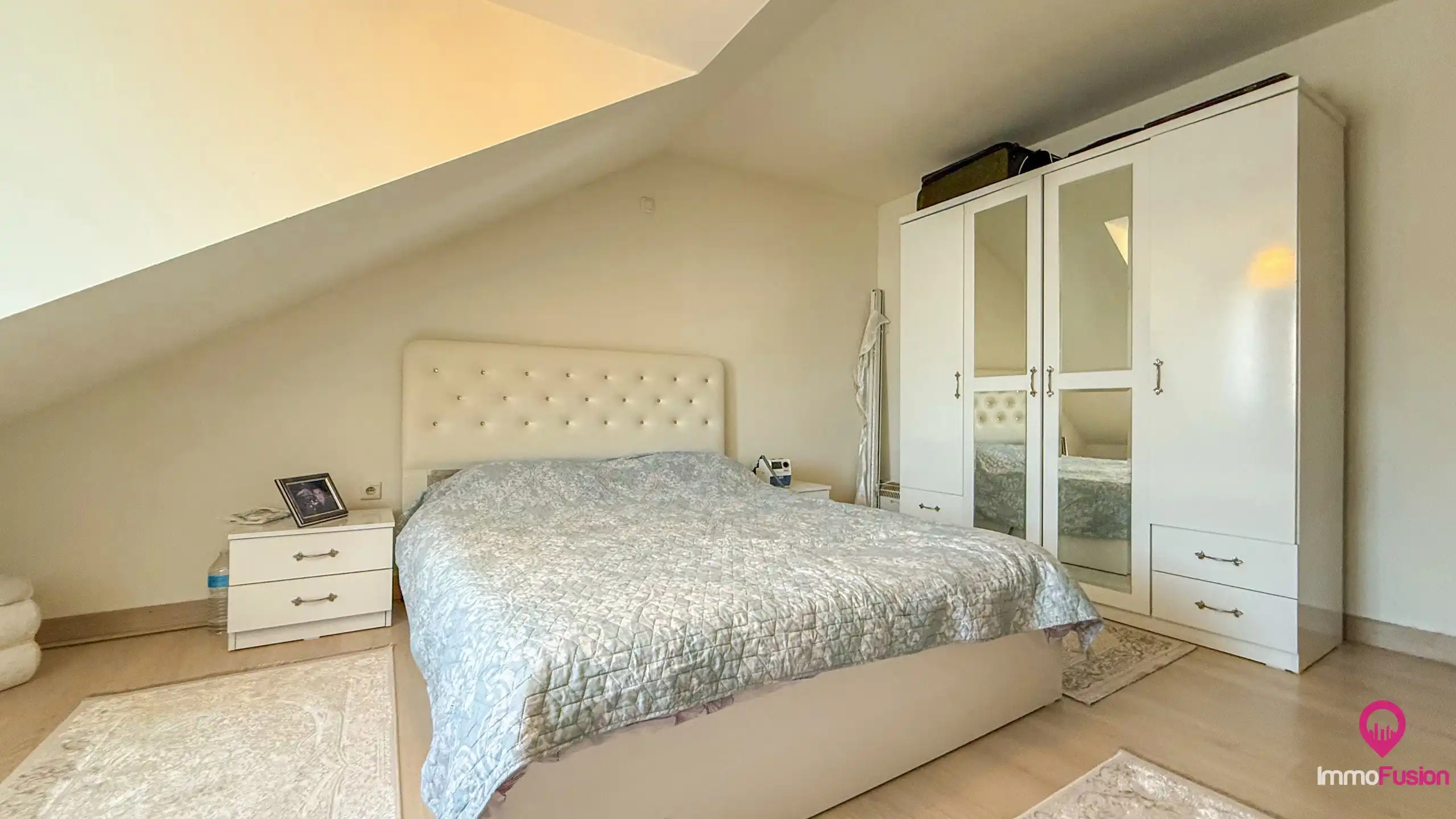 Instapklaar appartement met 2 slpks, balkon, tuin + parking! foto 15