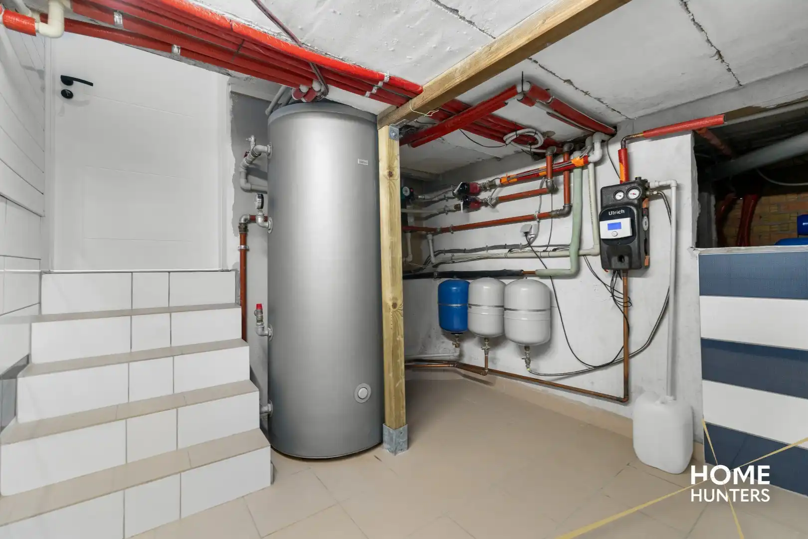 Gerenoveerde woning met 3 slaapkamers, zonnige tuin en een garage foto 22