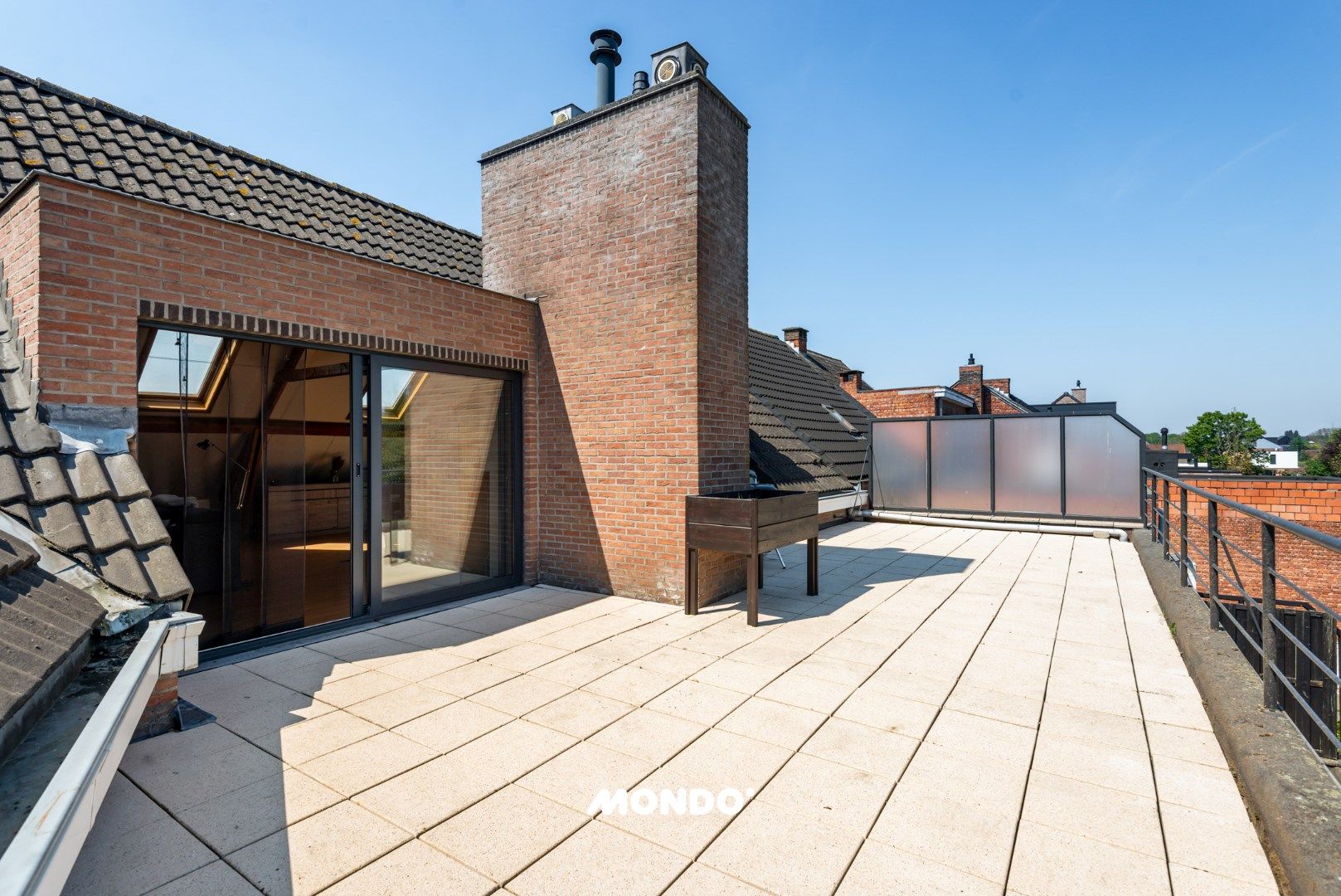 Ruim en uniek dakappartement met 3 slaapkamers, sauna en prachtig uitzicht in het hart van Sint-Amands. foto 26