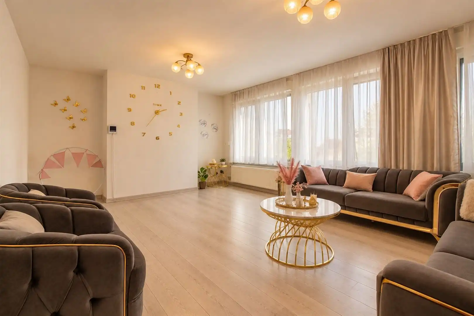 Opbrengsteigendom met twee appartementen en magazijn te Sint-Niklaas foto 9