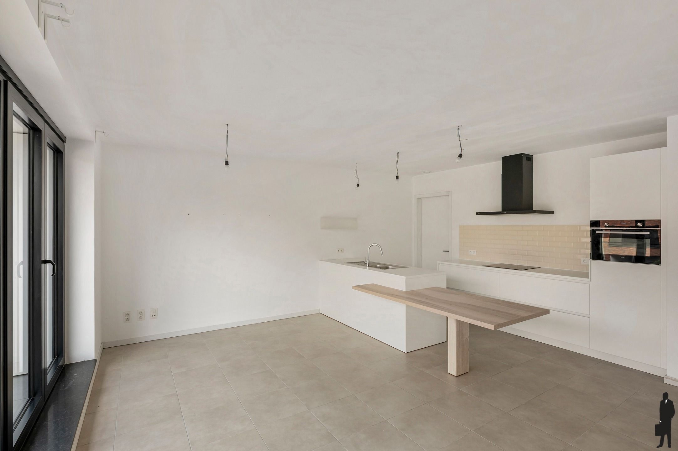 Lichtrijk appartement met 2 slaapkamers, ruim terras en staanplaats – bouwjaar 2021 foto 3