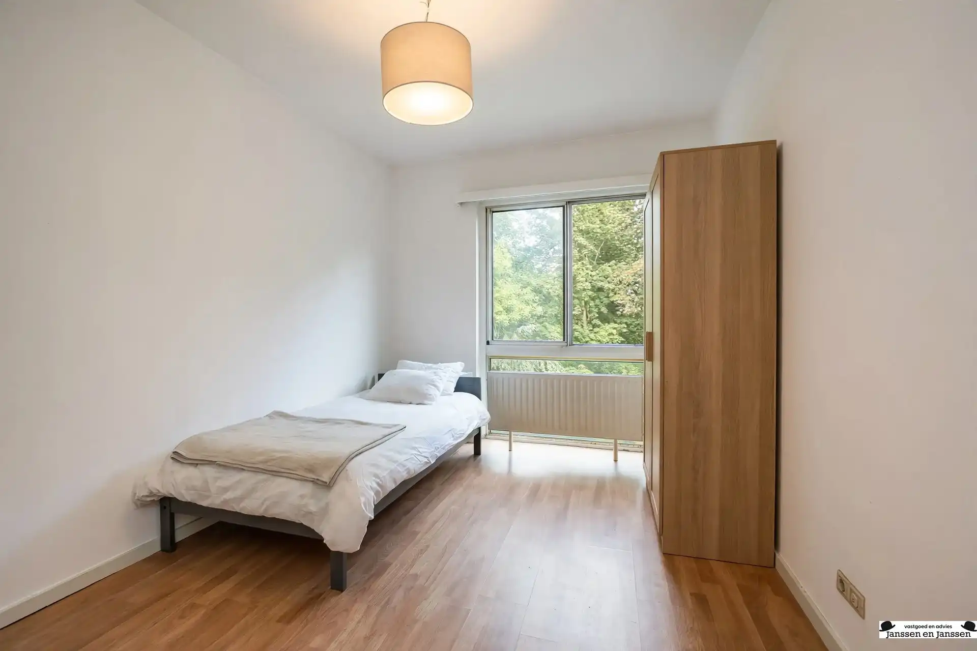 Te renoveren twee slaapkamer appartement! foto 12