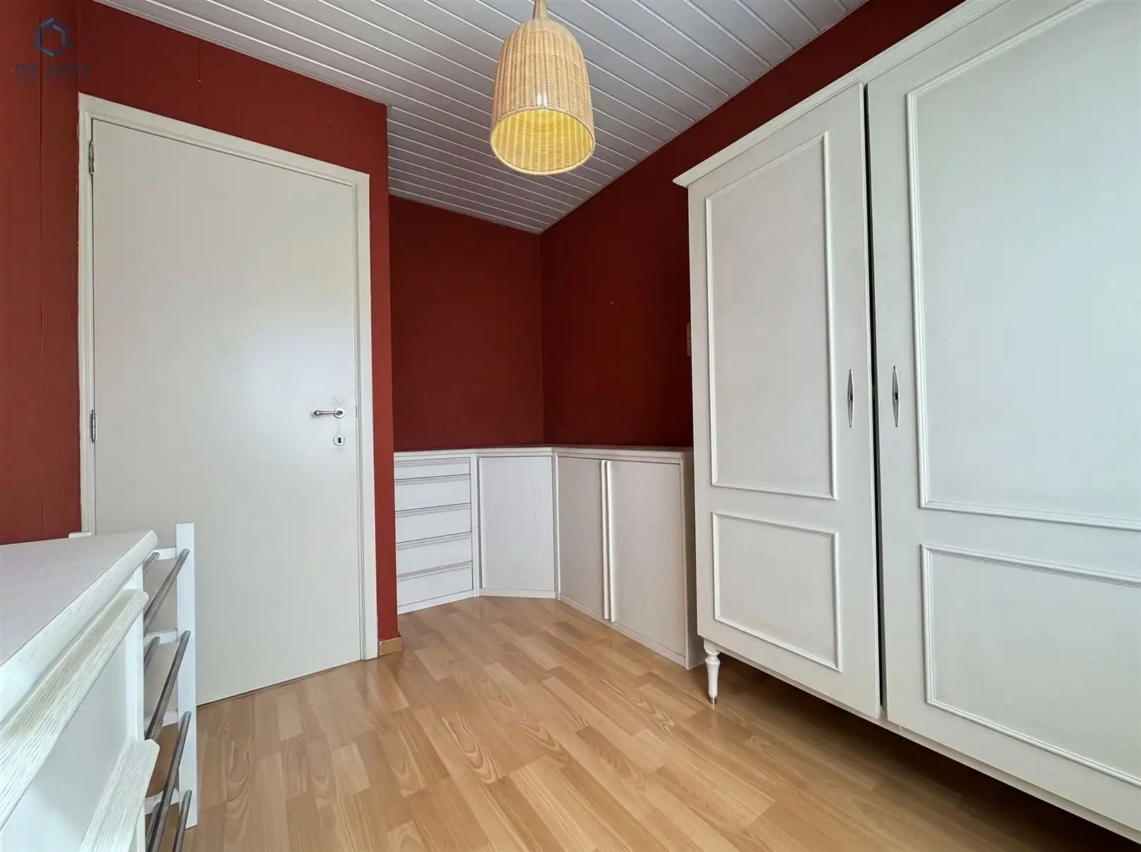 Instapklare woning met garage en tuin foto 19