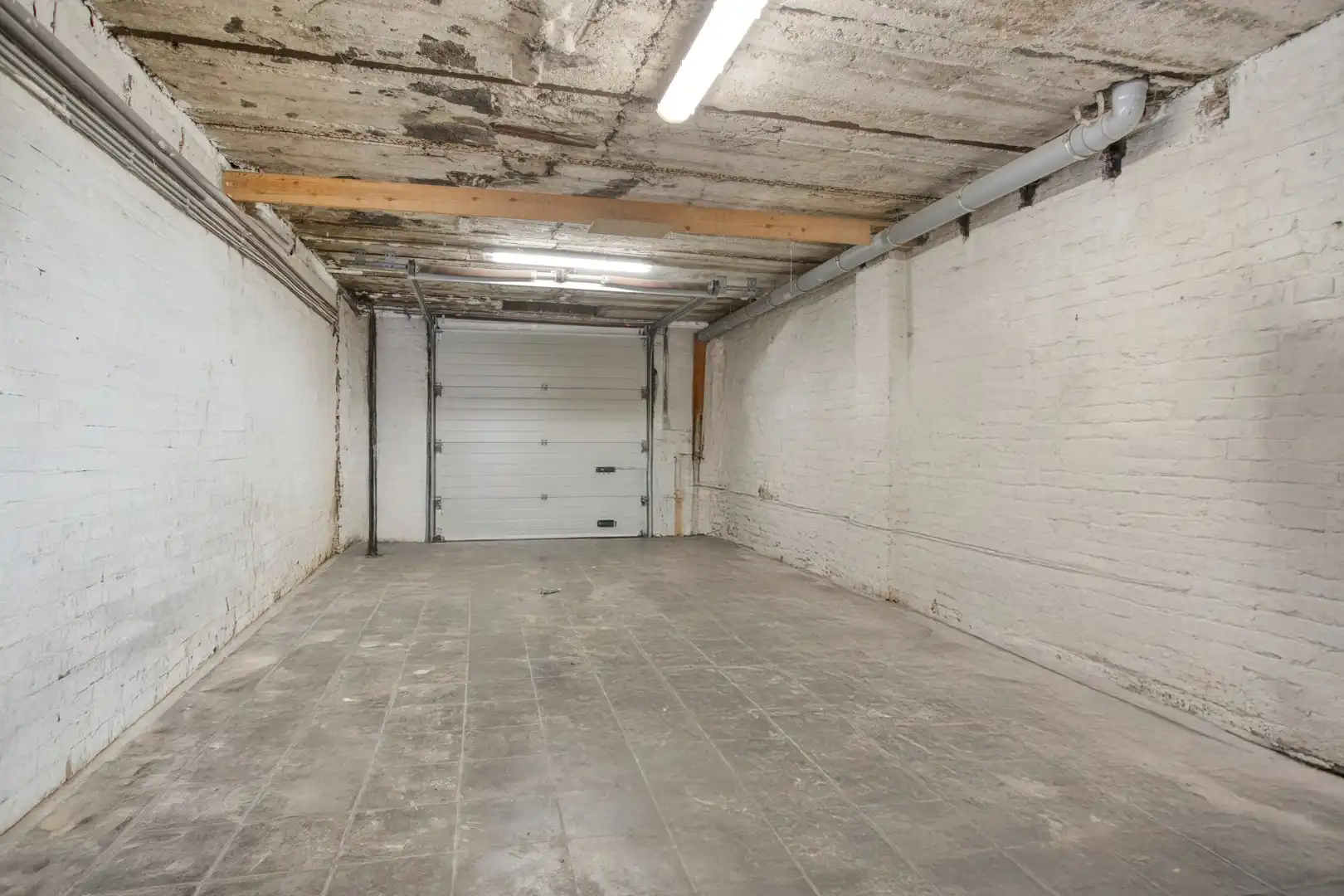 Ruime woning met dubbele garage en tuin in het centrum van Ledegem, 4 slaapkamers foto 10