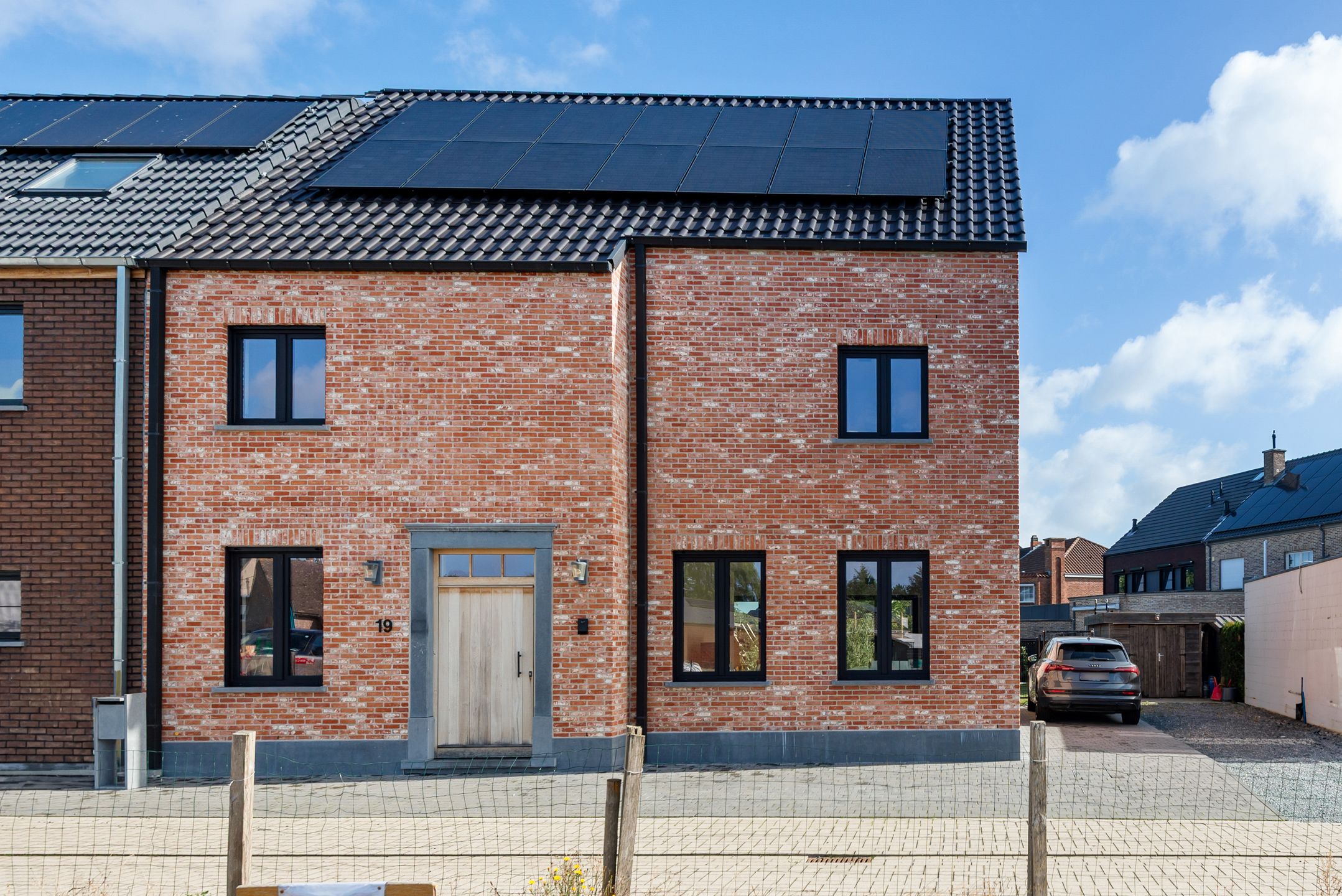 Energiezuinige halfopen bebouwing in Branst foto {{pictureIndex}}