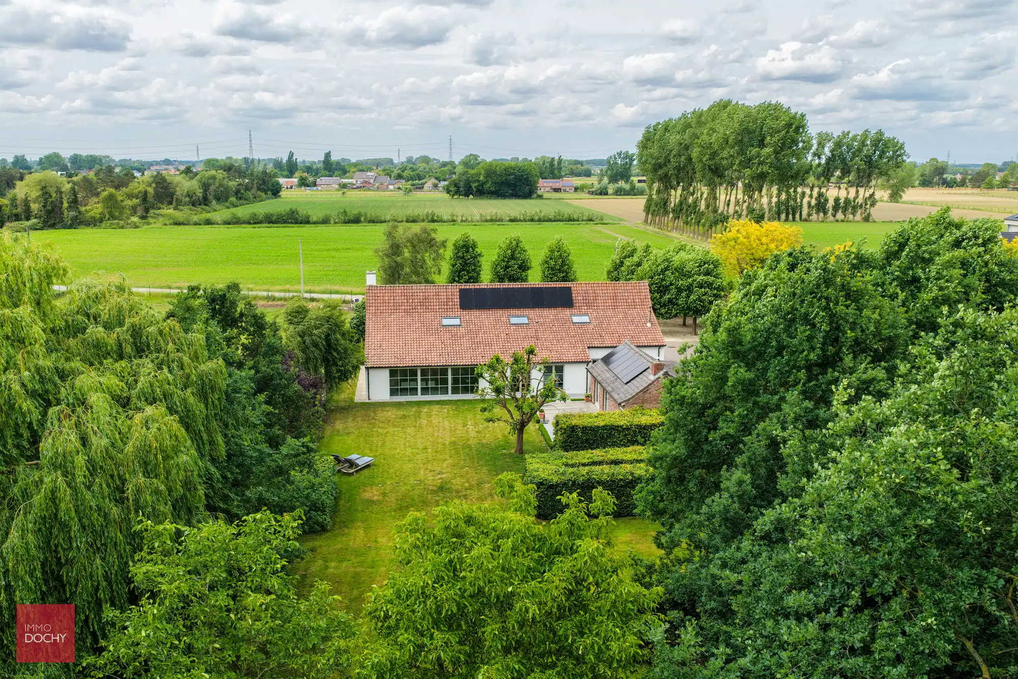Instapklaar landhuis met bijgebouw foto 8