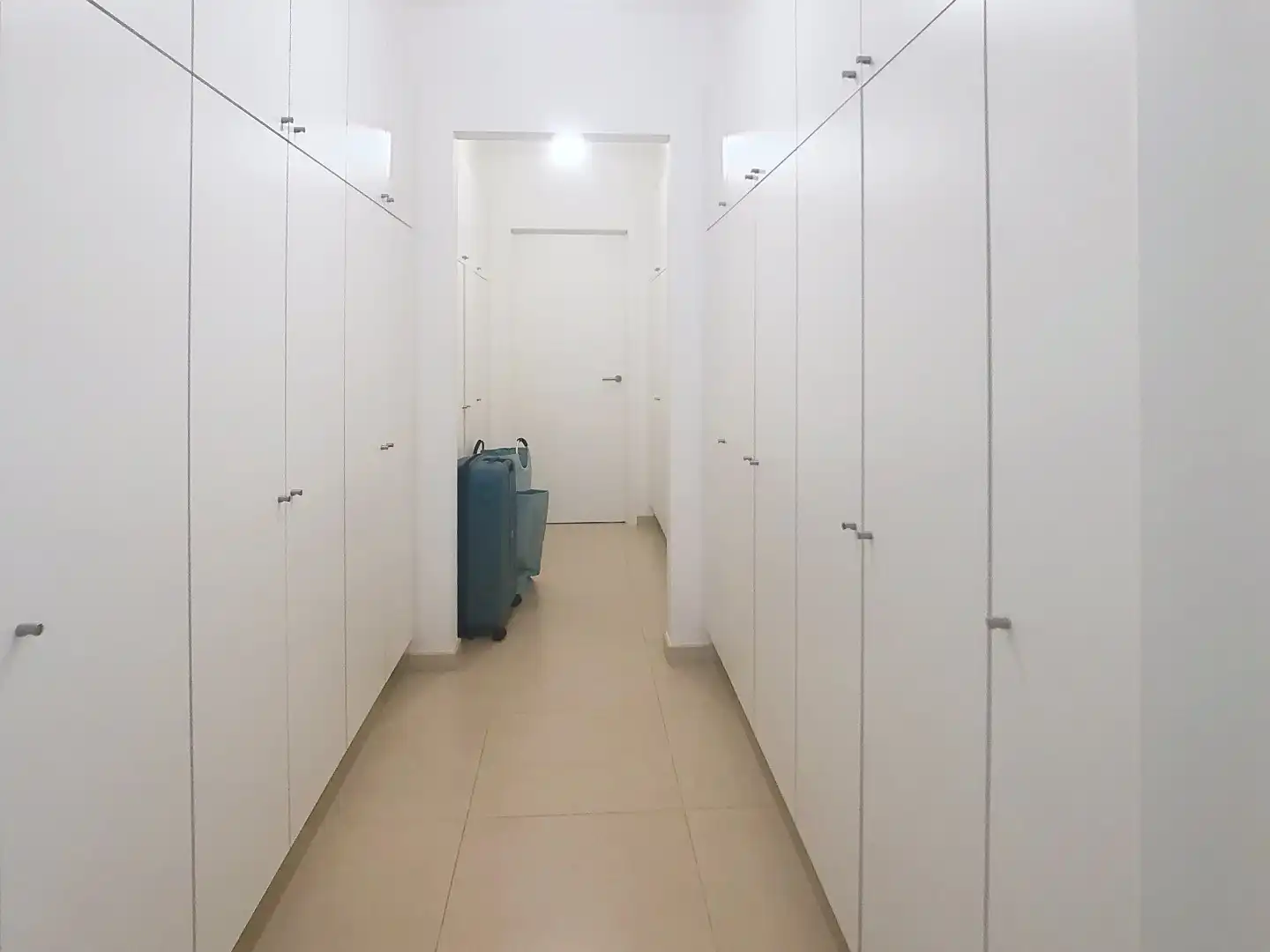 Prachtig afgewerkt en zeer ruim appartement in Roeselare foto 9