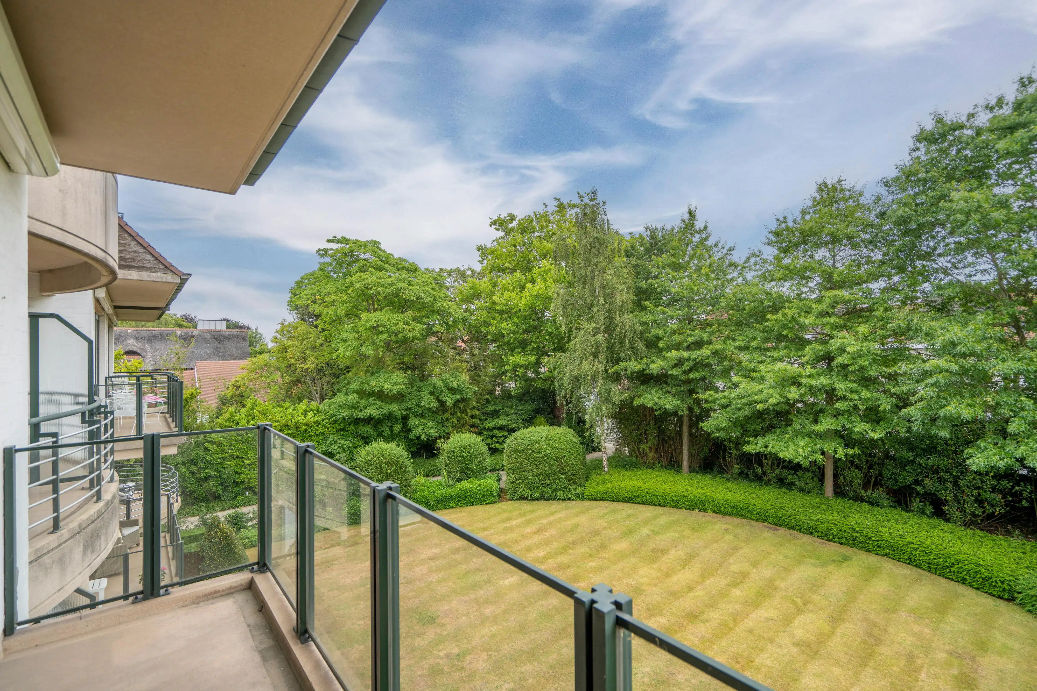 Ruim en lichtrijk appartement te koop nabij centrum Kortrijk foto 7