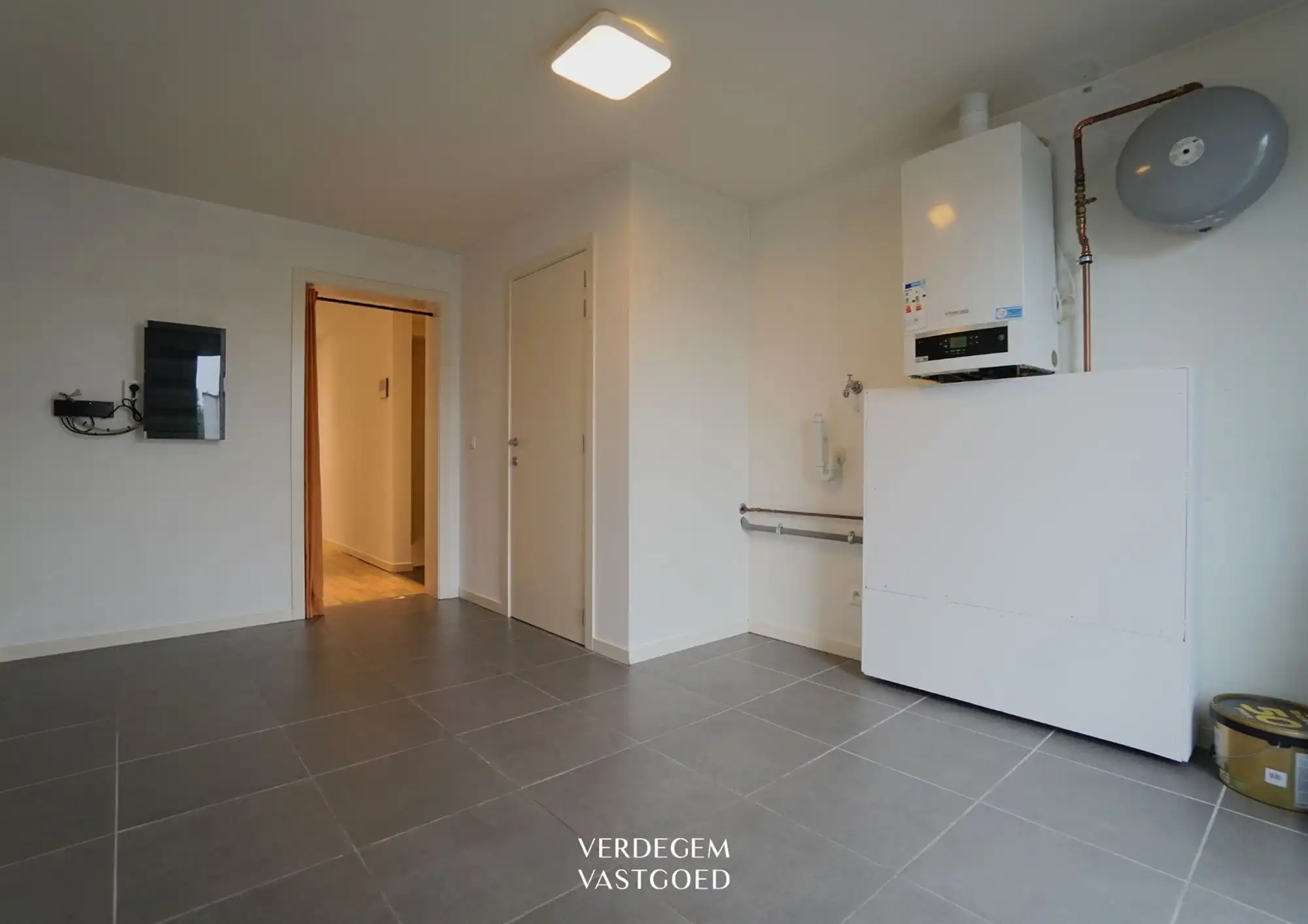 Instapklaar duplexappartement met karaktervolle leefruimte en 2 slaapkamers foto 12