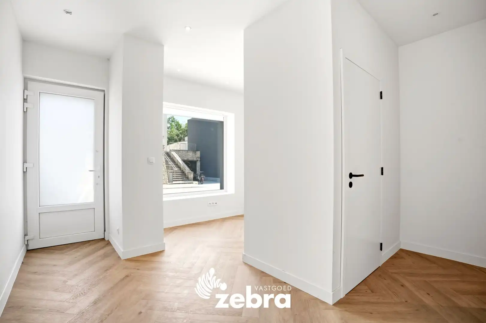 Volledig gerenoveerde woning met 3 slaapkamers, warmtepomp en zonnepanelen! foto 2