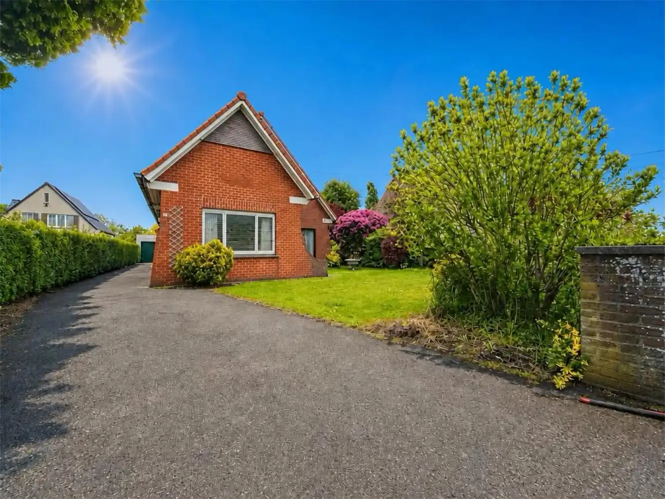 Op te frissen alleenstaande woning met riante tuin foto 2