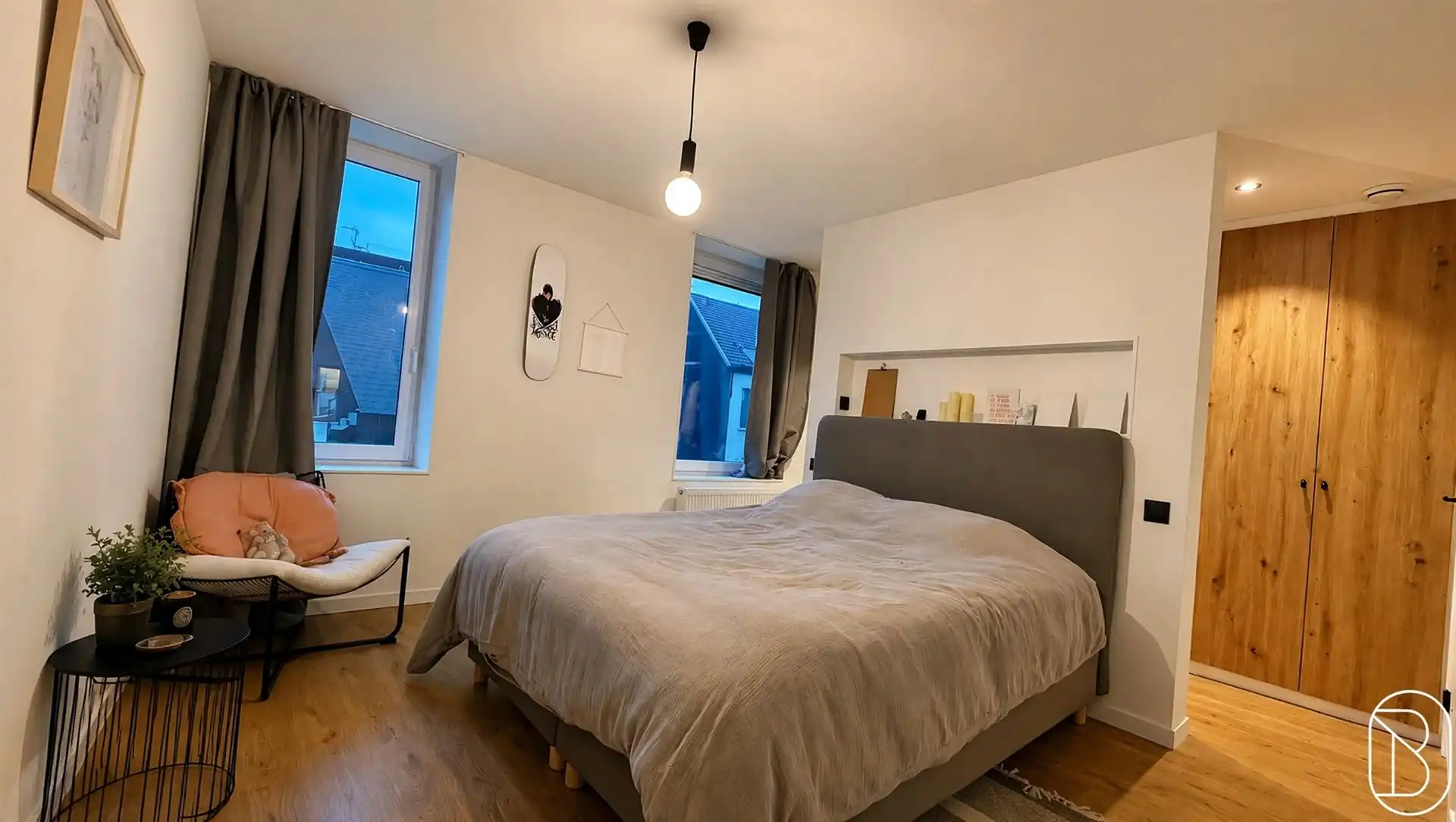 Volledig gerenoveerde woning met 3slpk, tuin en uitweg! foto 12
