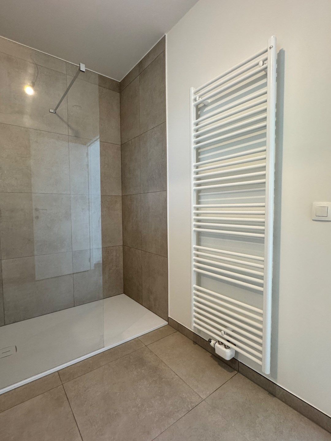 Nieuwbouwappartement met autostandplaats te Izegem  foto 18
