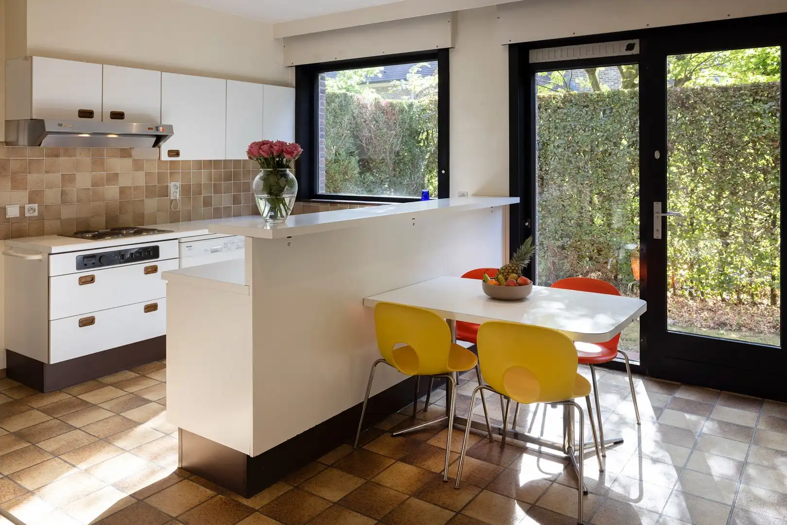 Uiterst residentieel gelegen alleenstaande woning. foto 4