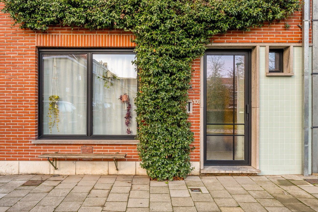 Instapklare charmante woning met 4 slaapkamers en tuin in Gent foto {{pictureIndex}}