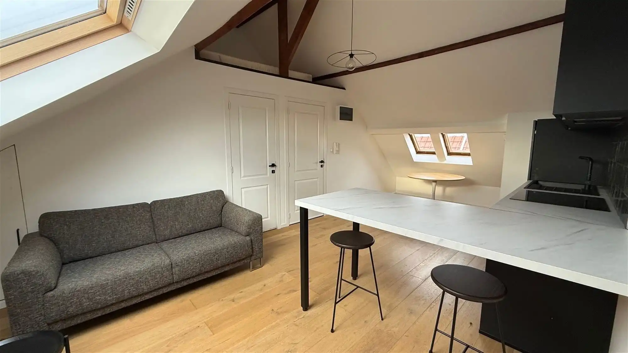 Gerenoveerde studio op toplocatie foto 4