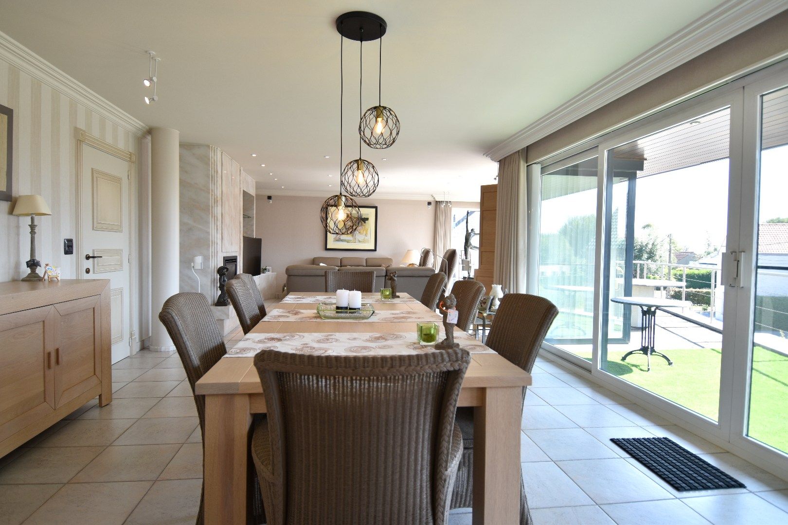 Instapklare villa met 5 slaapkamers én grote handelsruimte te koop in Gullegem foto 4