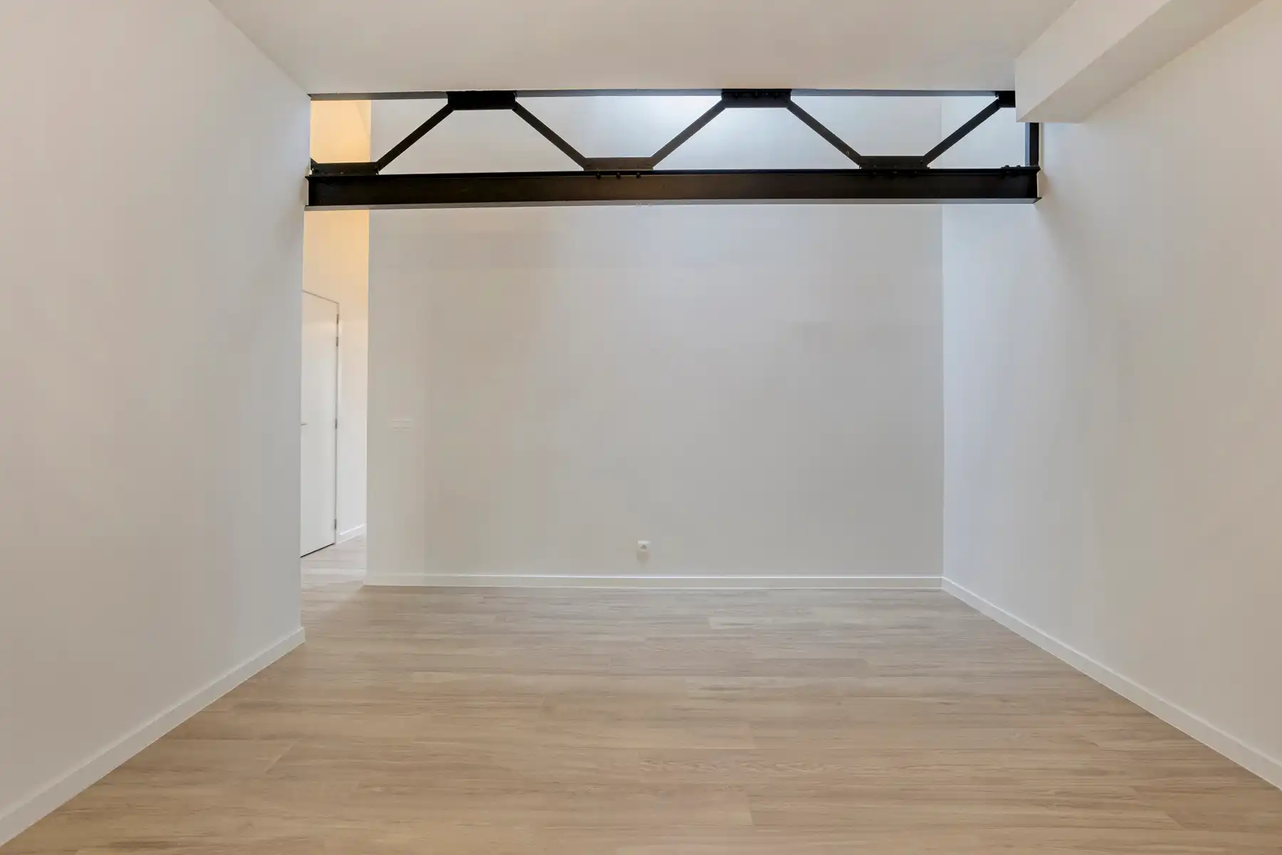 Stijlvol gerenoveerd duplex-appartement met terras foto 18