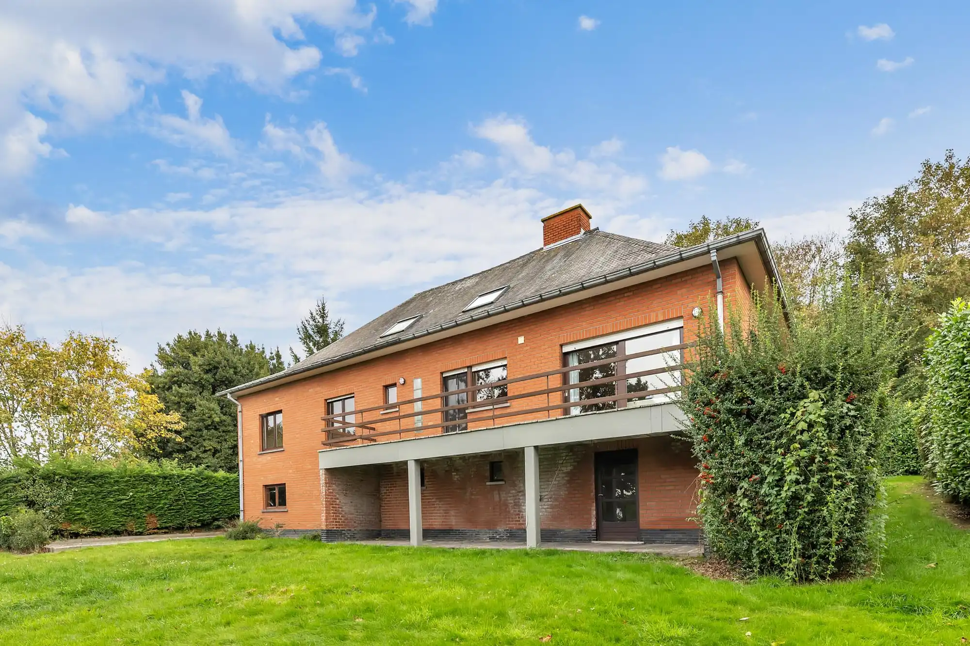 Ruime villa met 4 slpk met bouwgrond op +-18a met mooi zicht foto 21